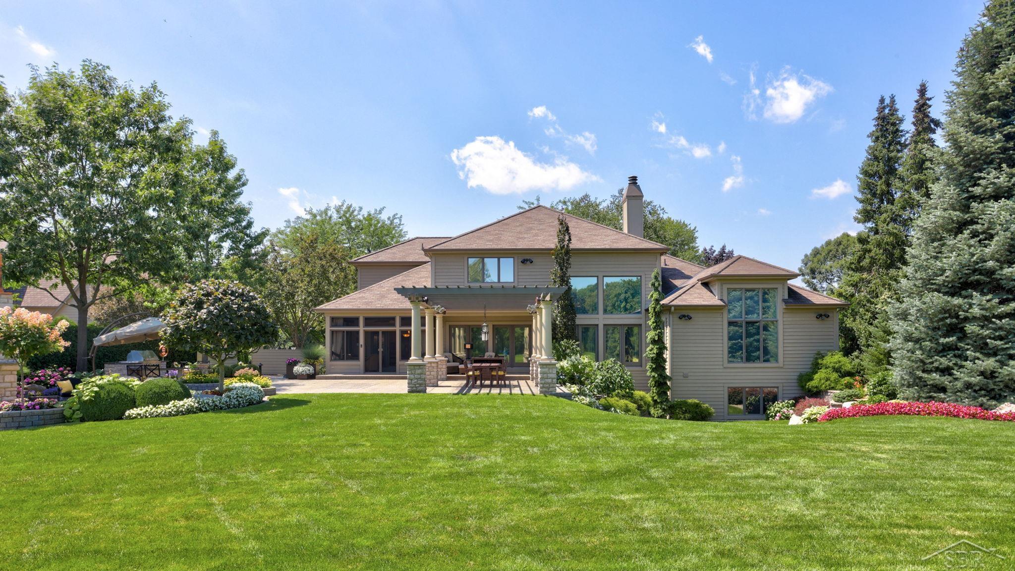 210 Golfview Drive Saginaw Charter Township MI 48638