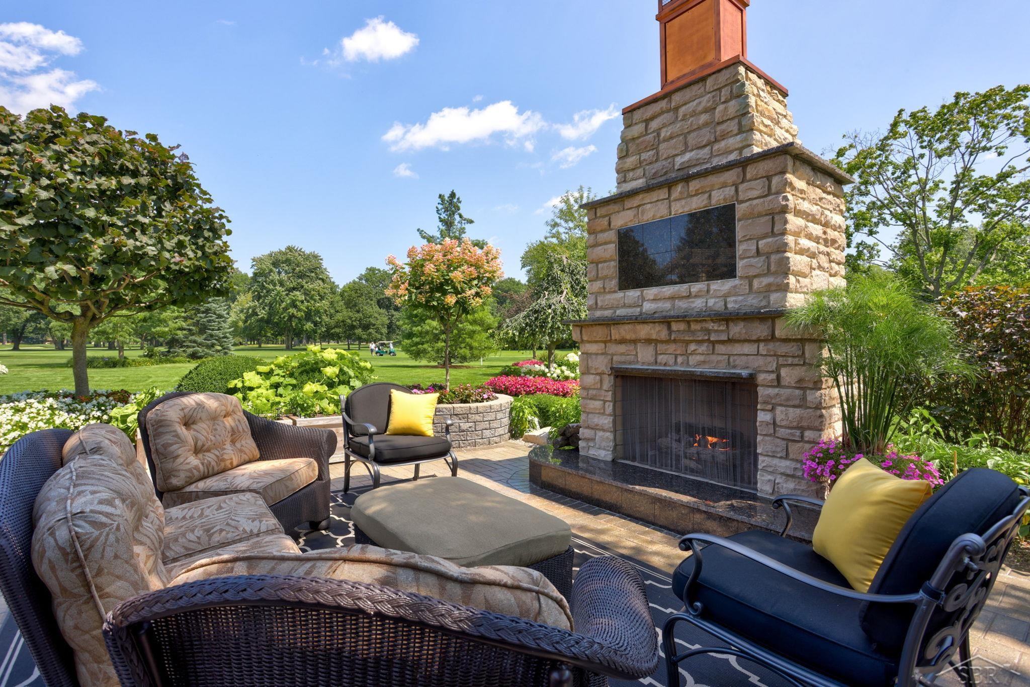 210 Golfview Drive Saginaw Charter Township MI 48638