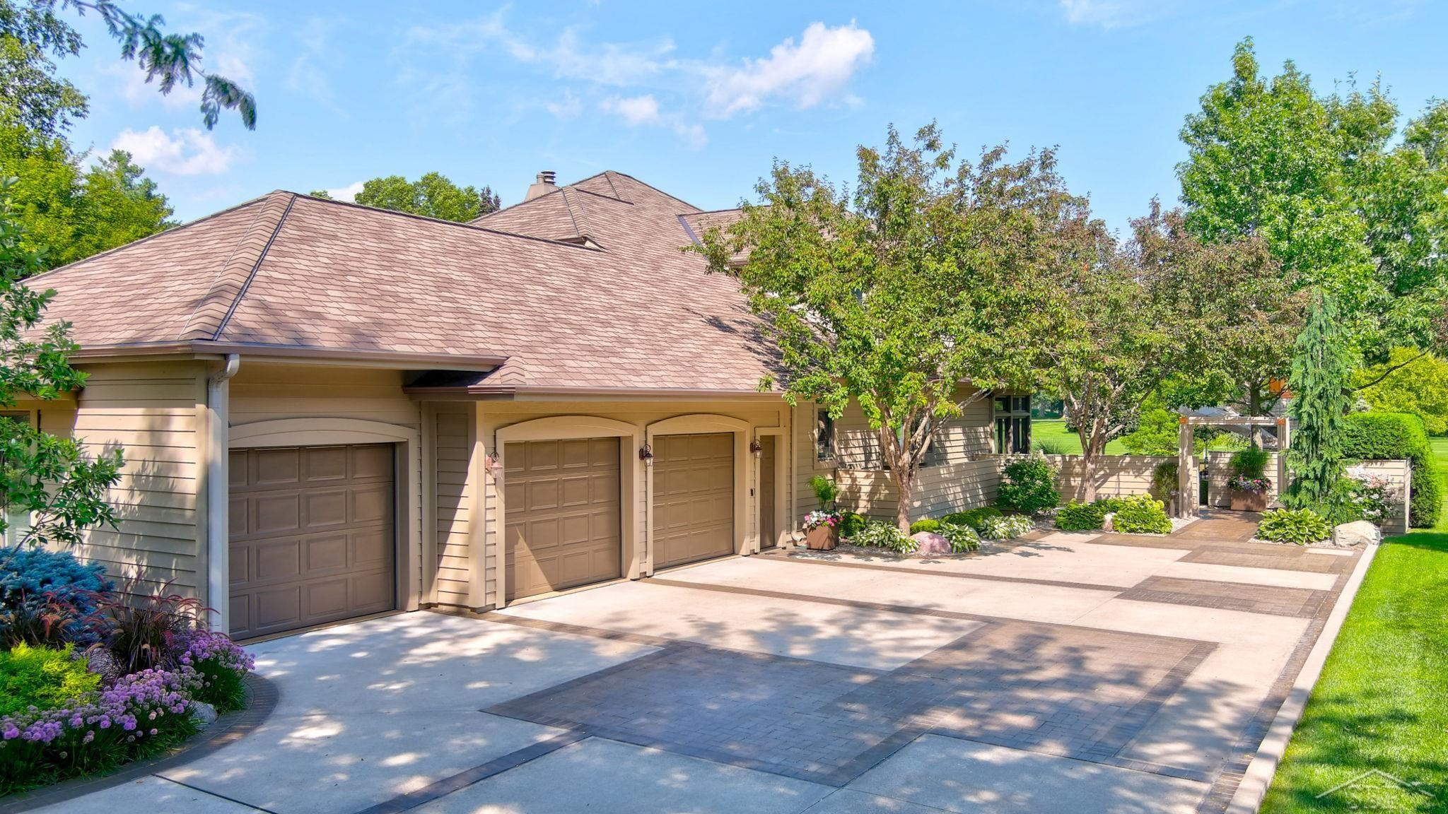 210 Golfview Drive Saginaw Charter Township MI 48638