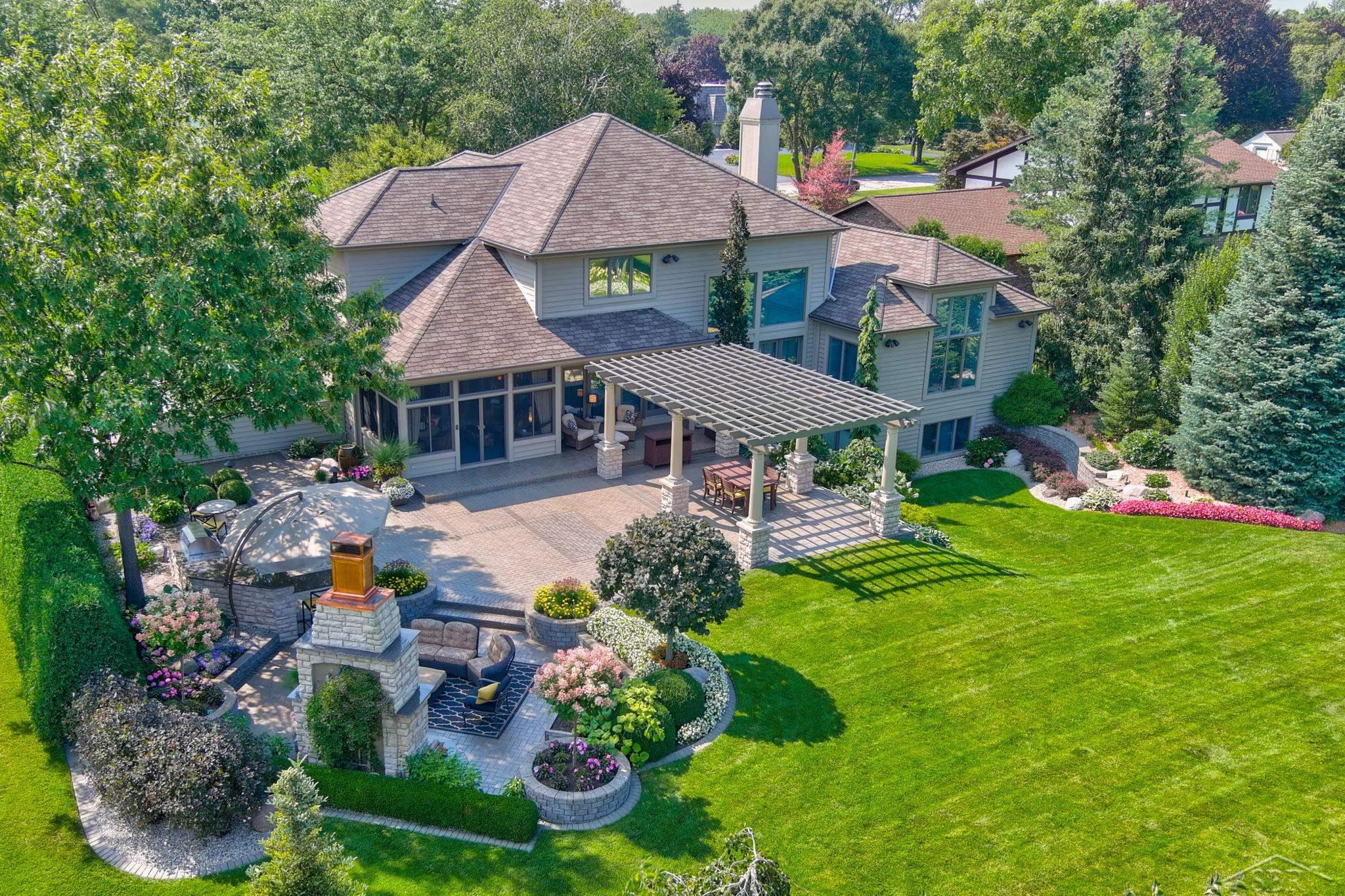 210 Golfview Drive Saginaw Charter Township MI 48638
