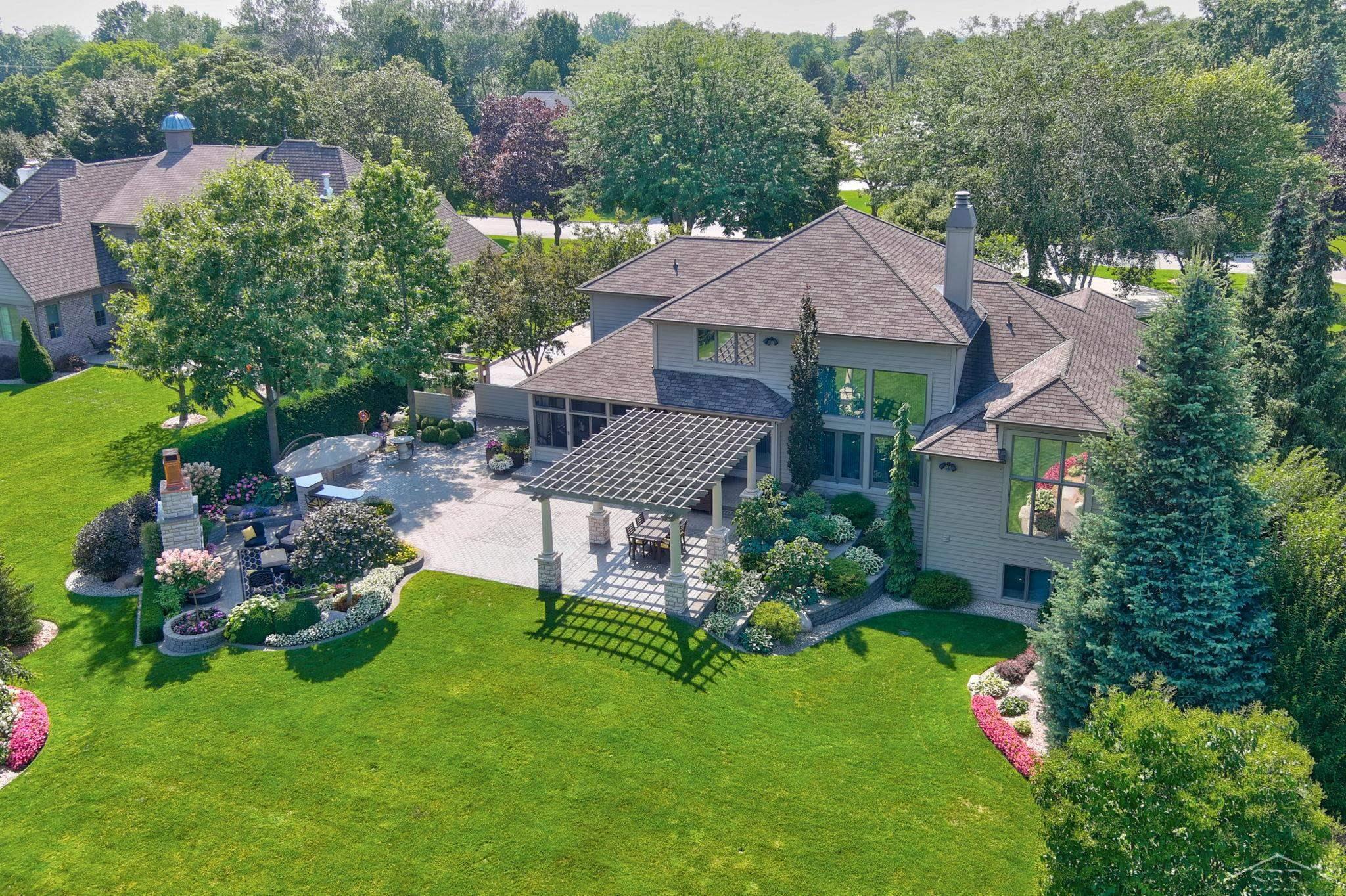 210 Golfview Drive Saginaw Charter Township MI 48638