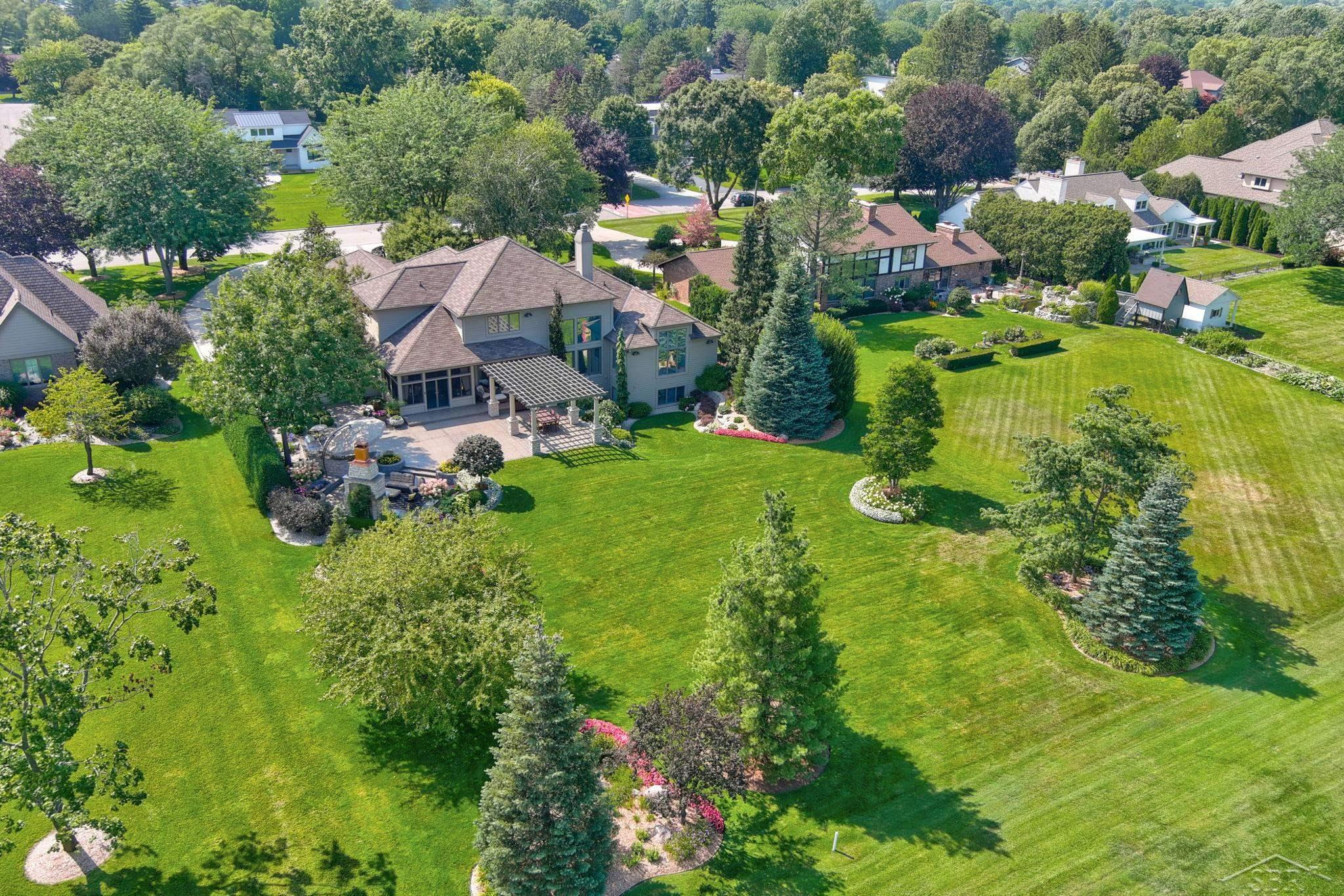 210 Golfview Drive Saginaw Charter Township MI 48638