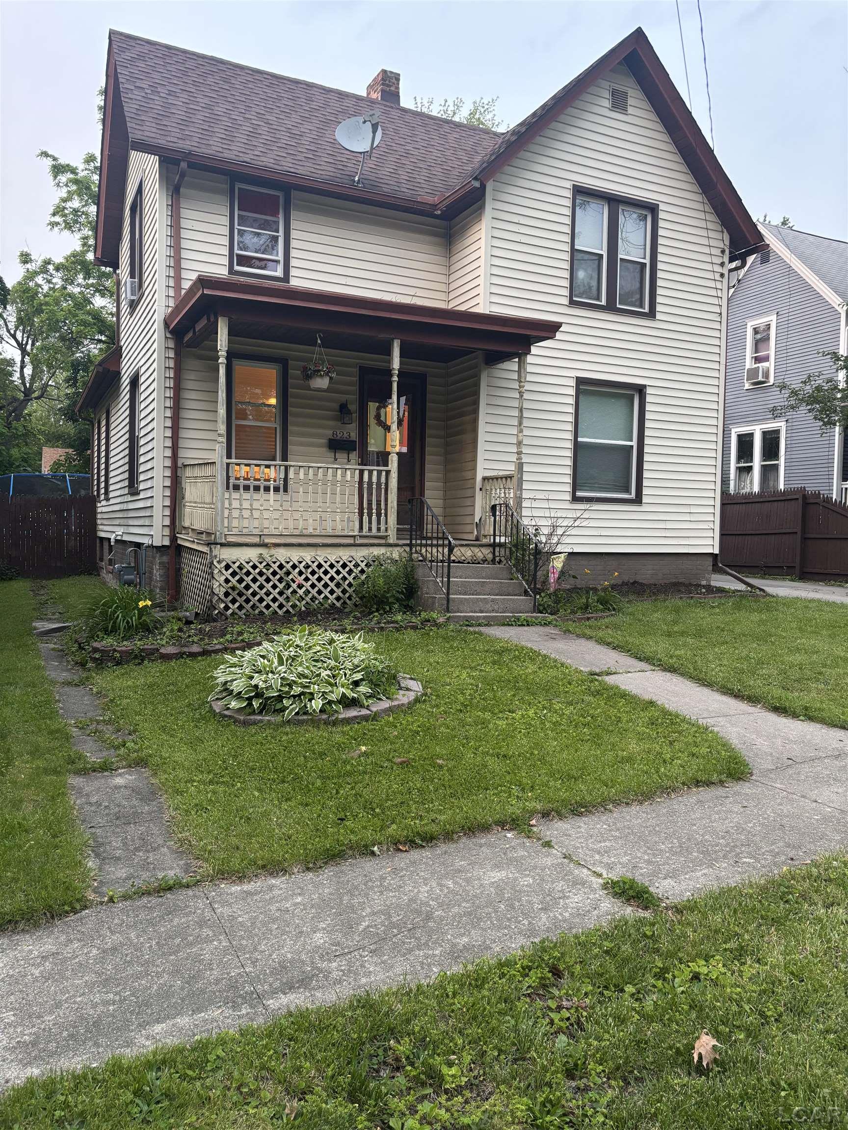 823 E Hunt Street Adrian City MI 49221