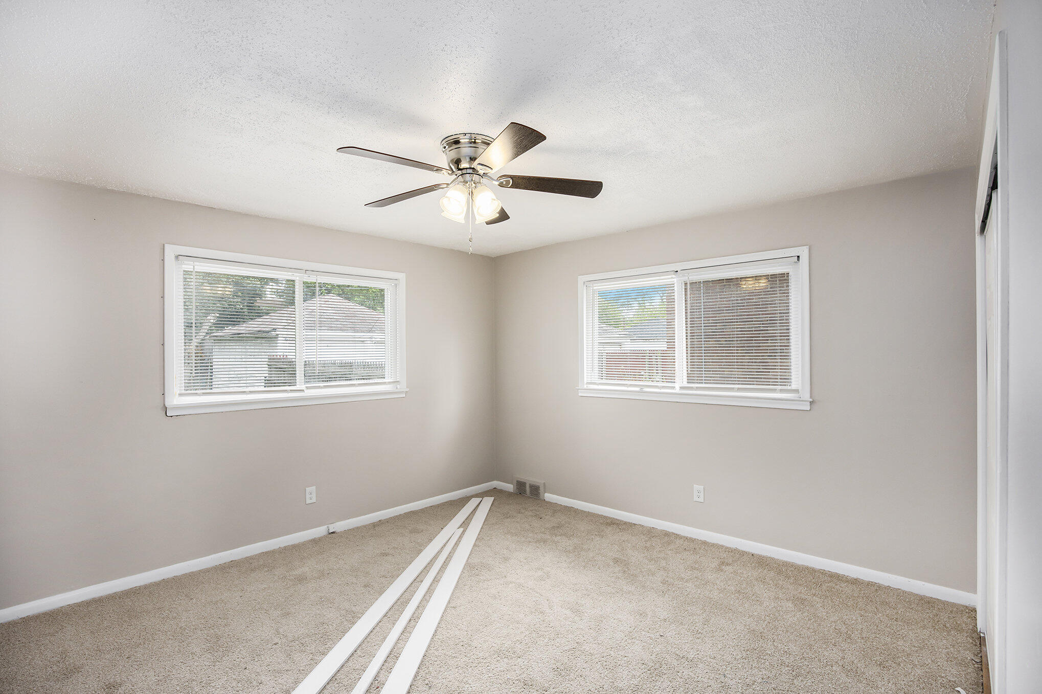 10793 E Outer Drive Detroit City MI 48224