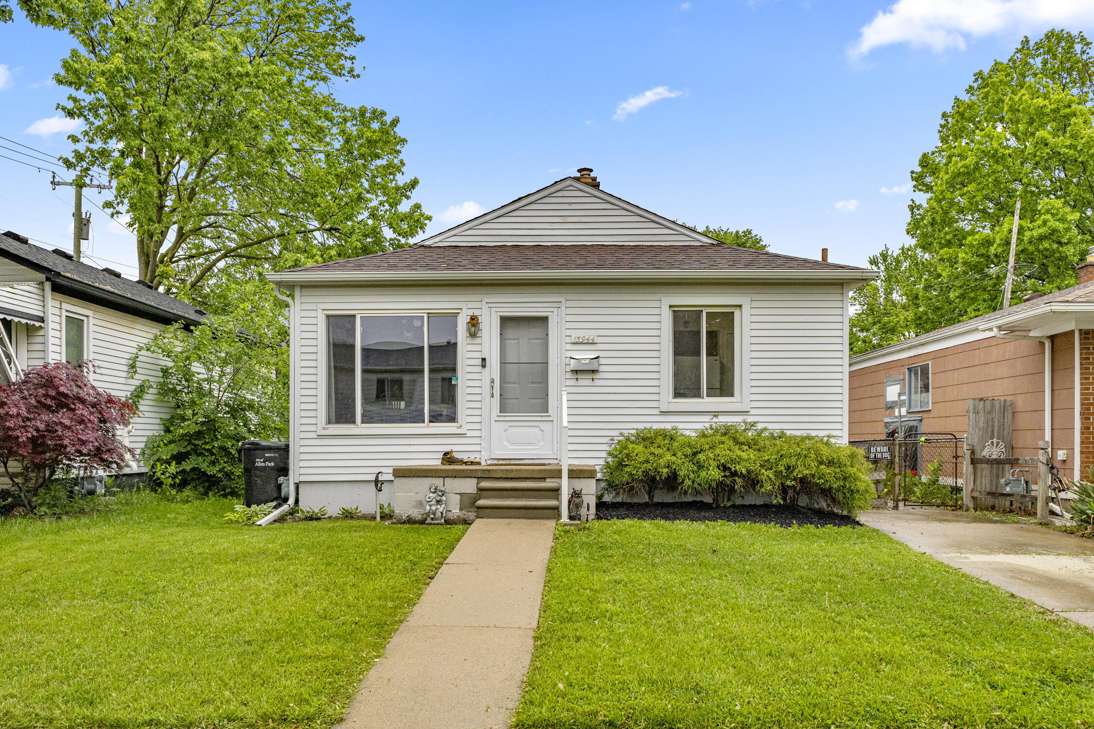 15944 Meyer Avenue Allen Park City MI 48101