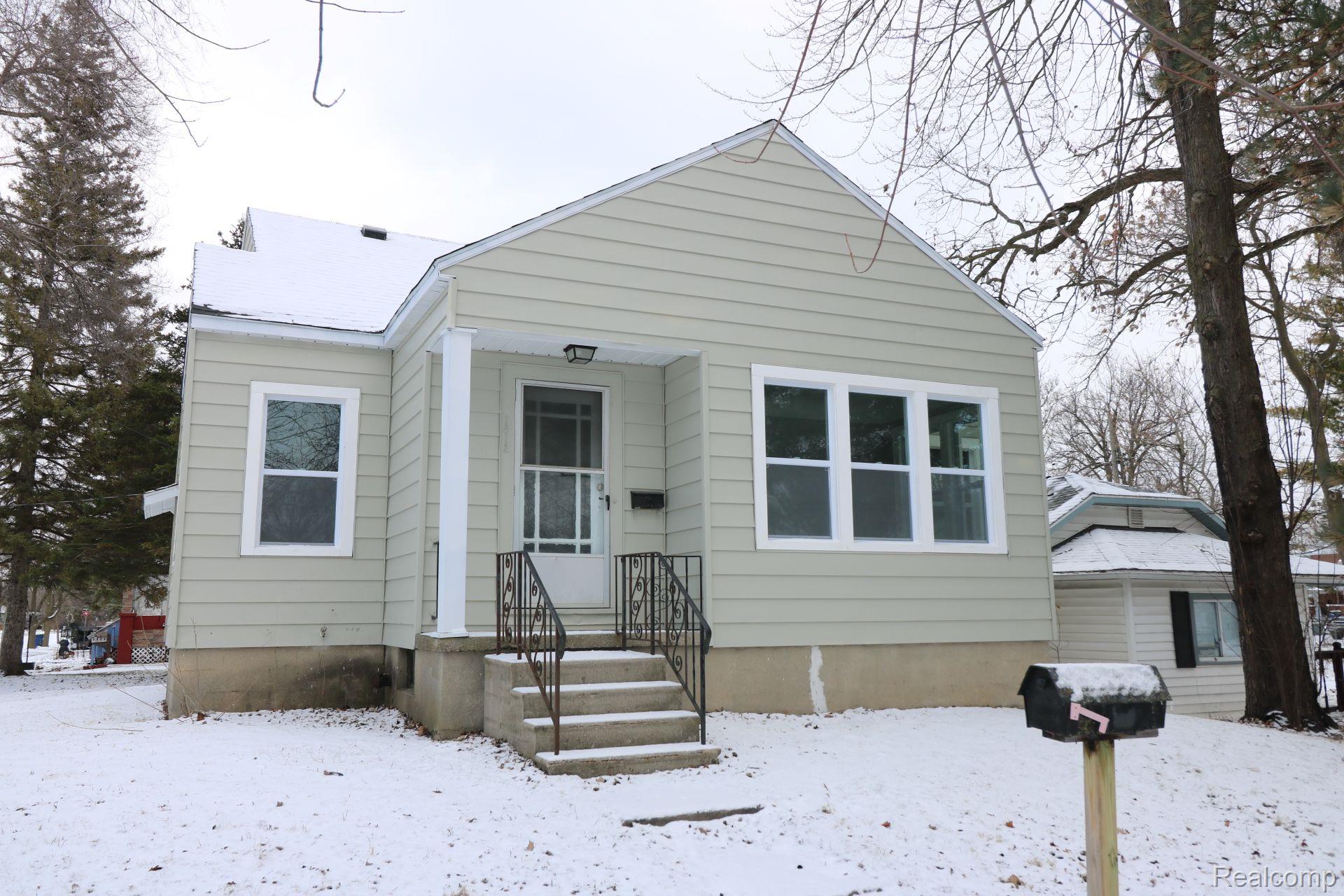 1812 Elizabeth Street Bay City City MI 48708