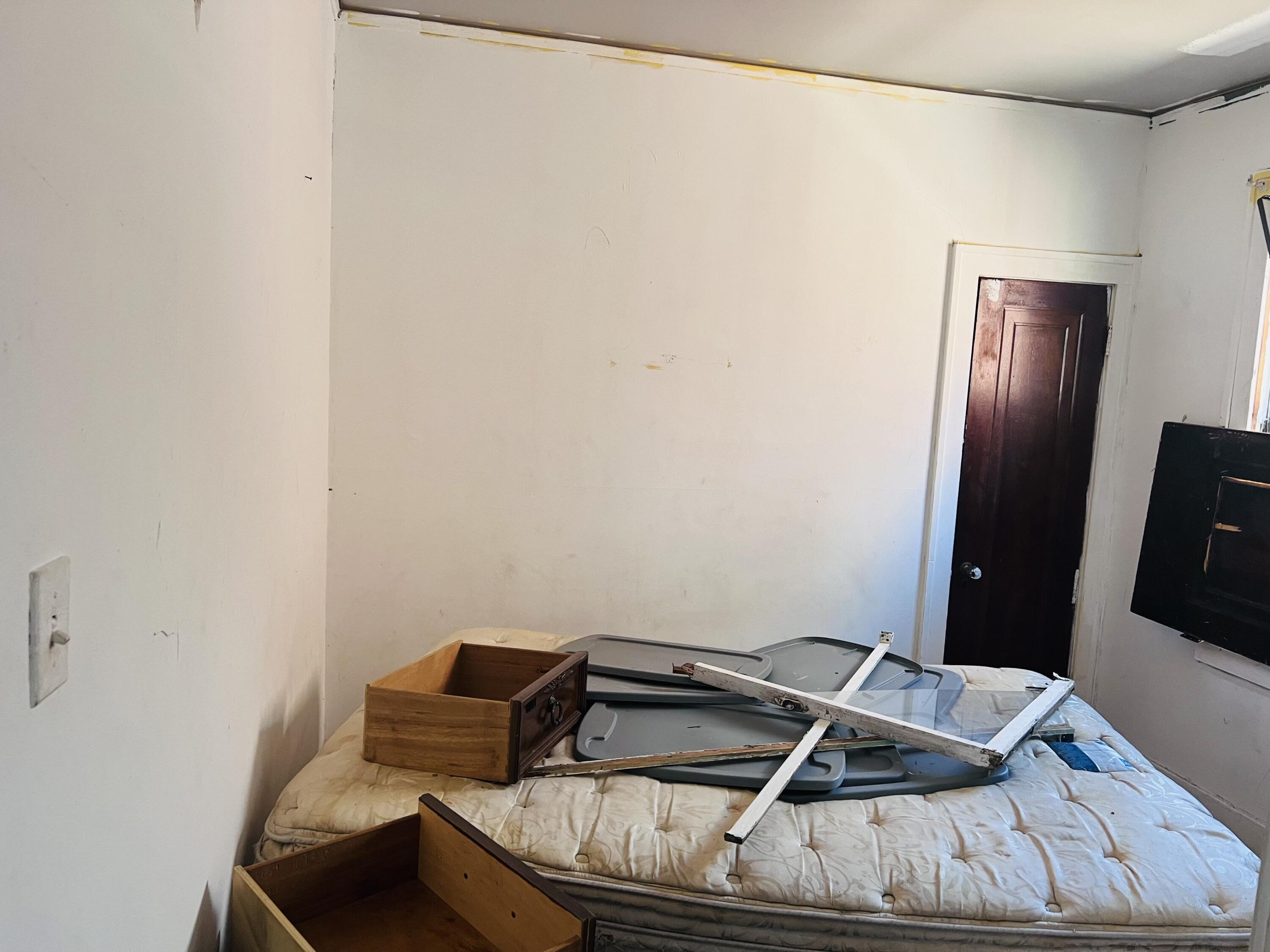 18040 Street Louis Avenue Detroit City MI 48234