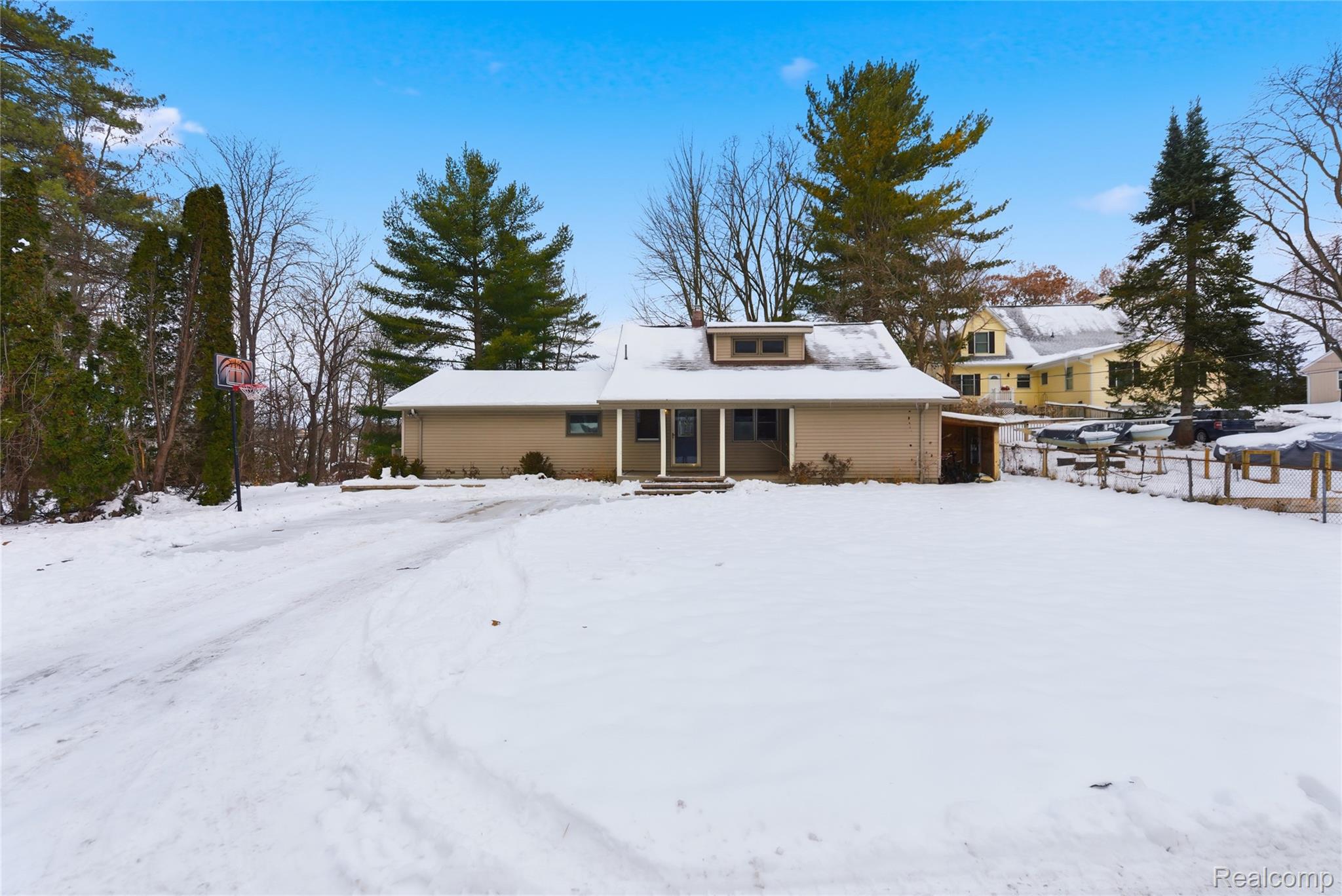 Brighton City MI, 6290 Briggs Lake Drive