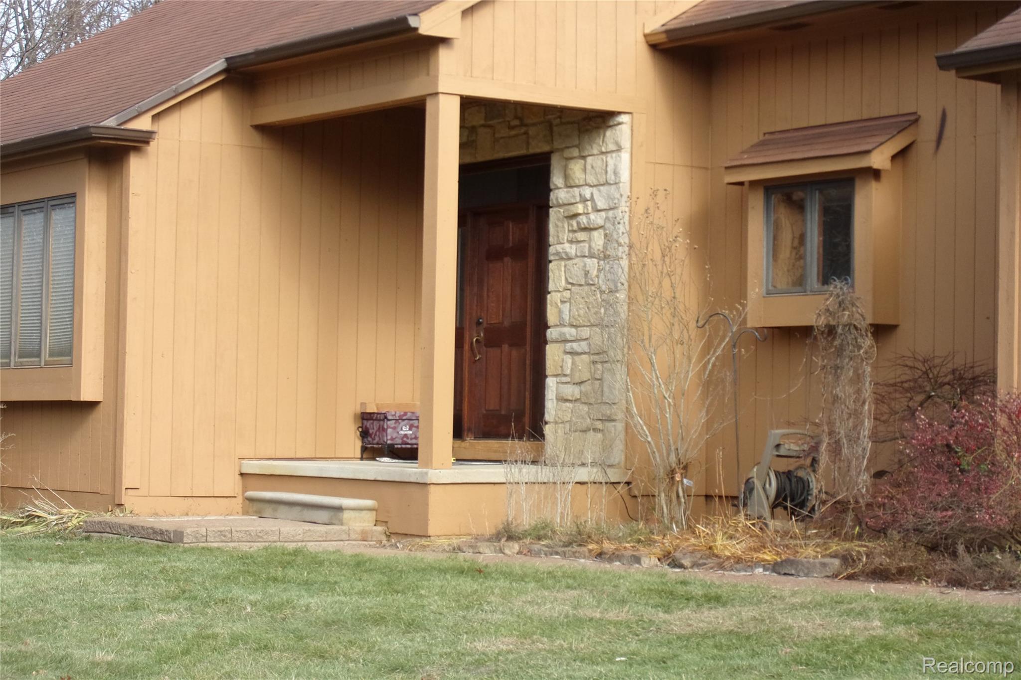 2702 Sligo Lane Brighton City MI 48114