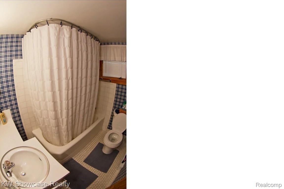 5146 Lower Shore Drive West Traverse Township MI 49740