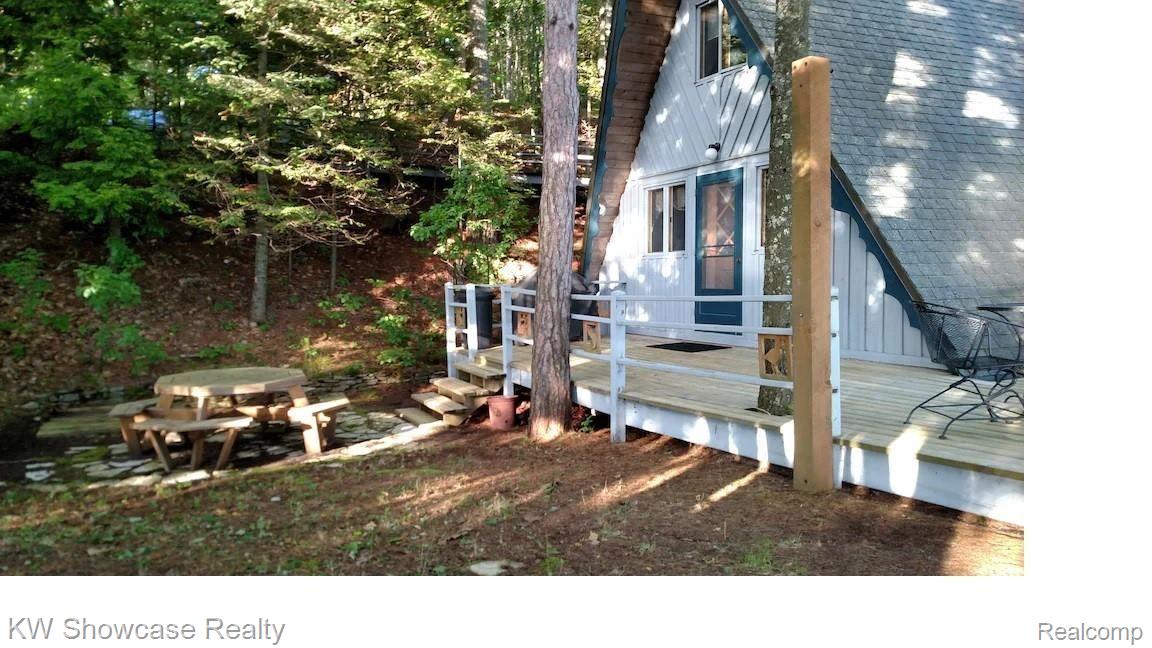 5146 Lower Shore Drive West Traverse Township MI 49740