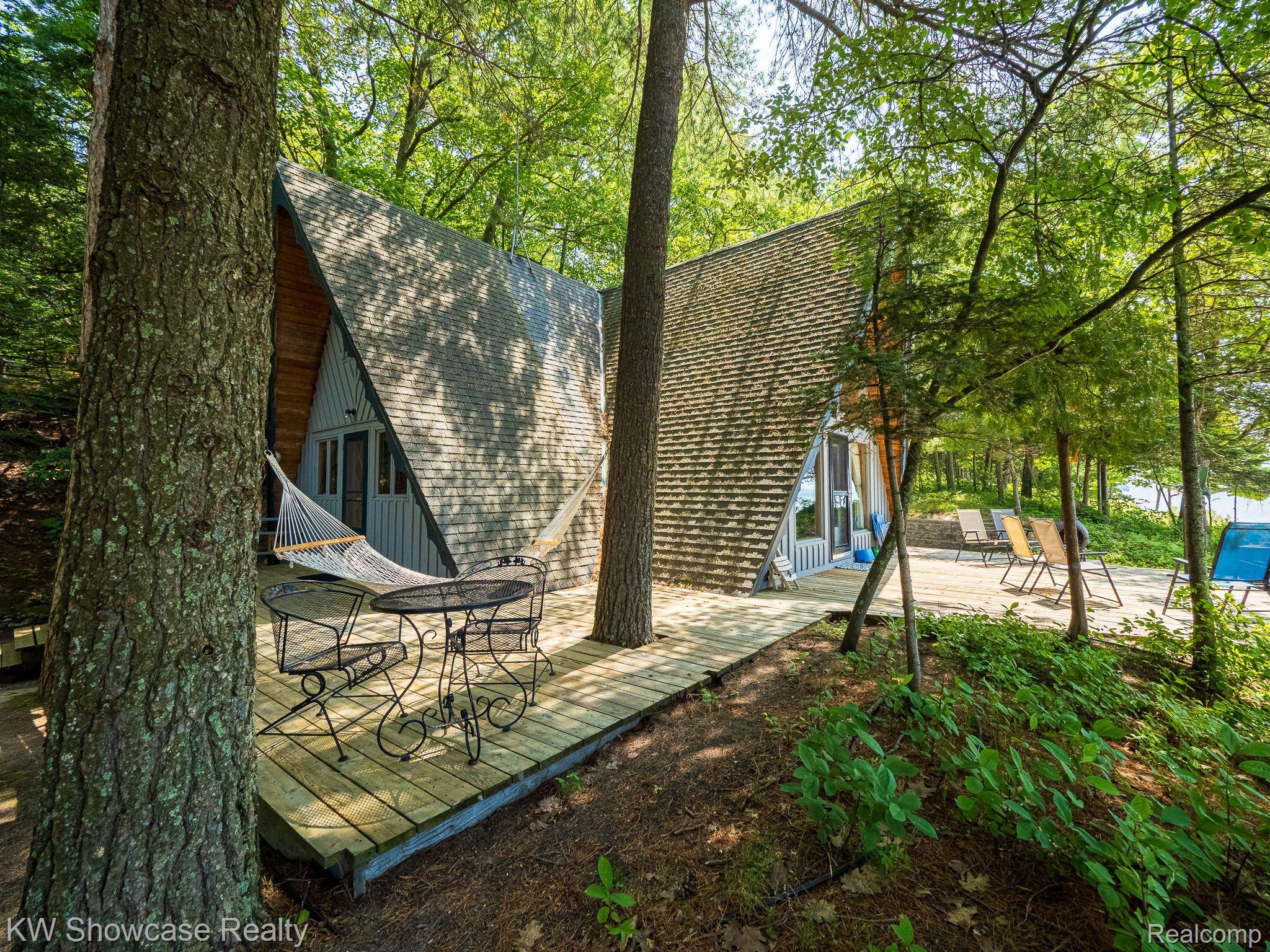 5146 Lower Shore Drive West Traverse Township MI 49740