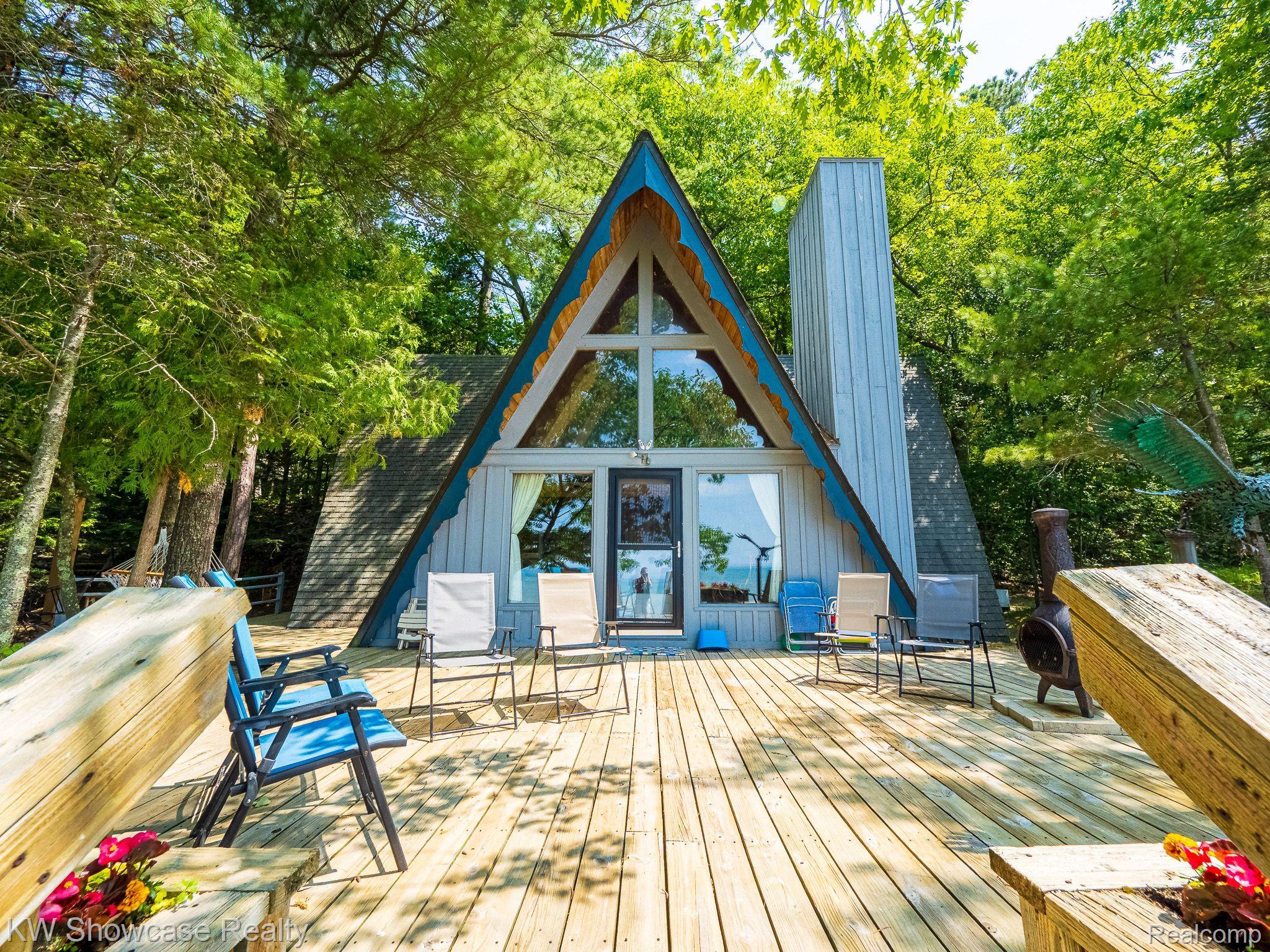 5146 Lower Shore Drive West Traverse Township MI 49740