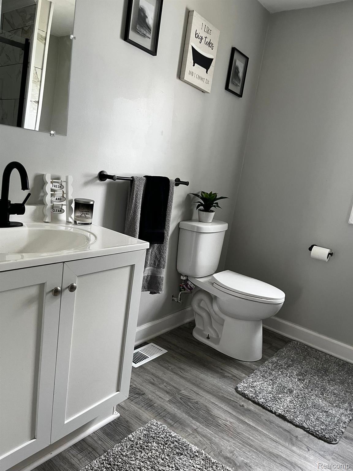 417 E Hunt Street Adrian City MI 49221