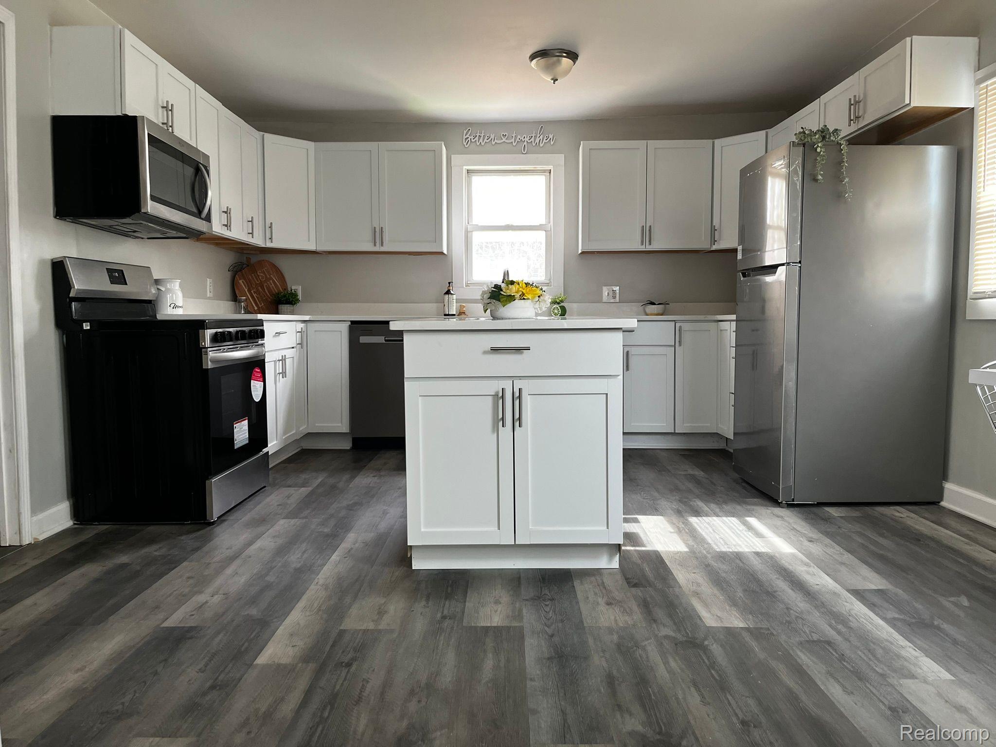 417 E Hunt Street Adrian City MI 49221