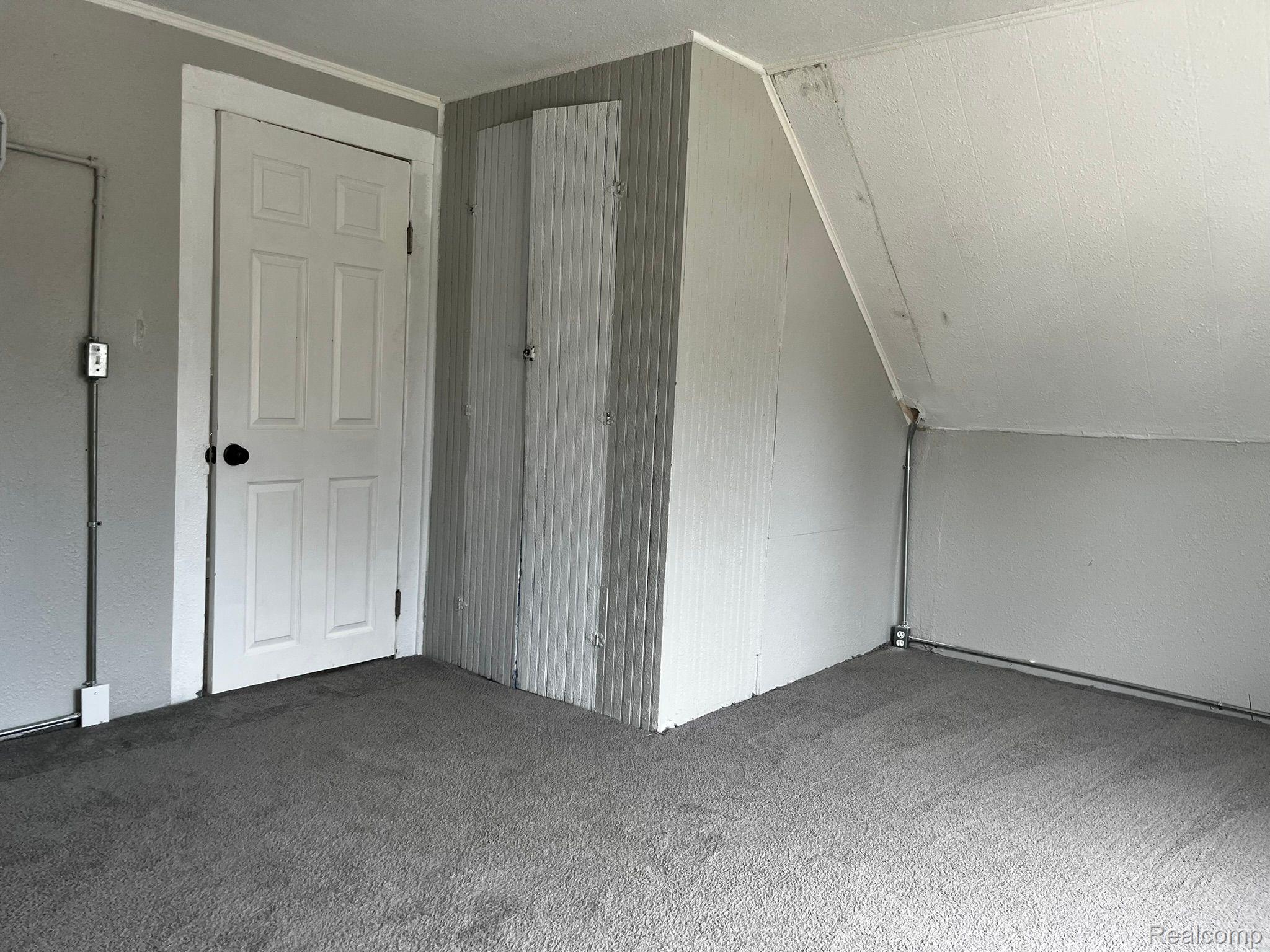 417 E Hunt Street Adrian City MI 49221