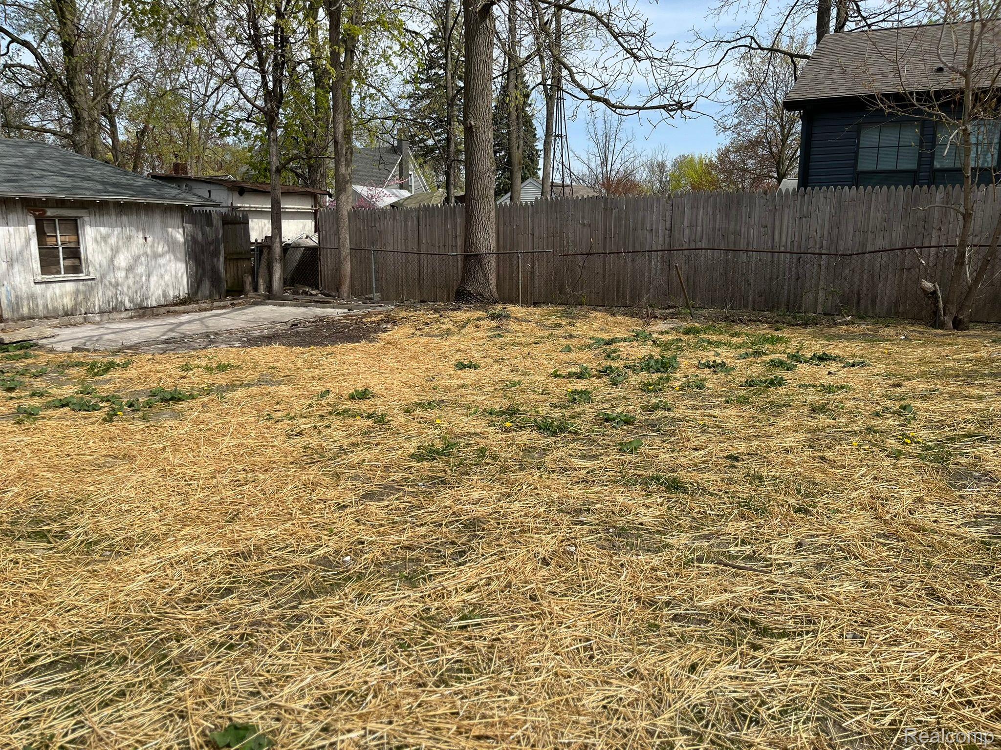 417 E Hunt Street Adrian City MI 49221