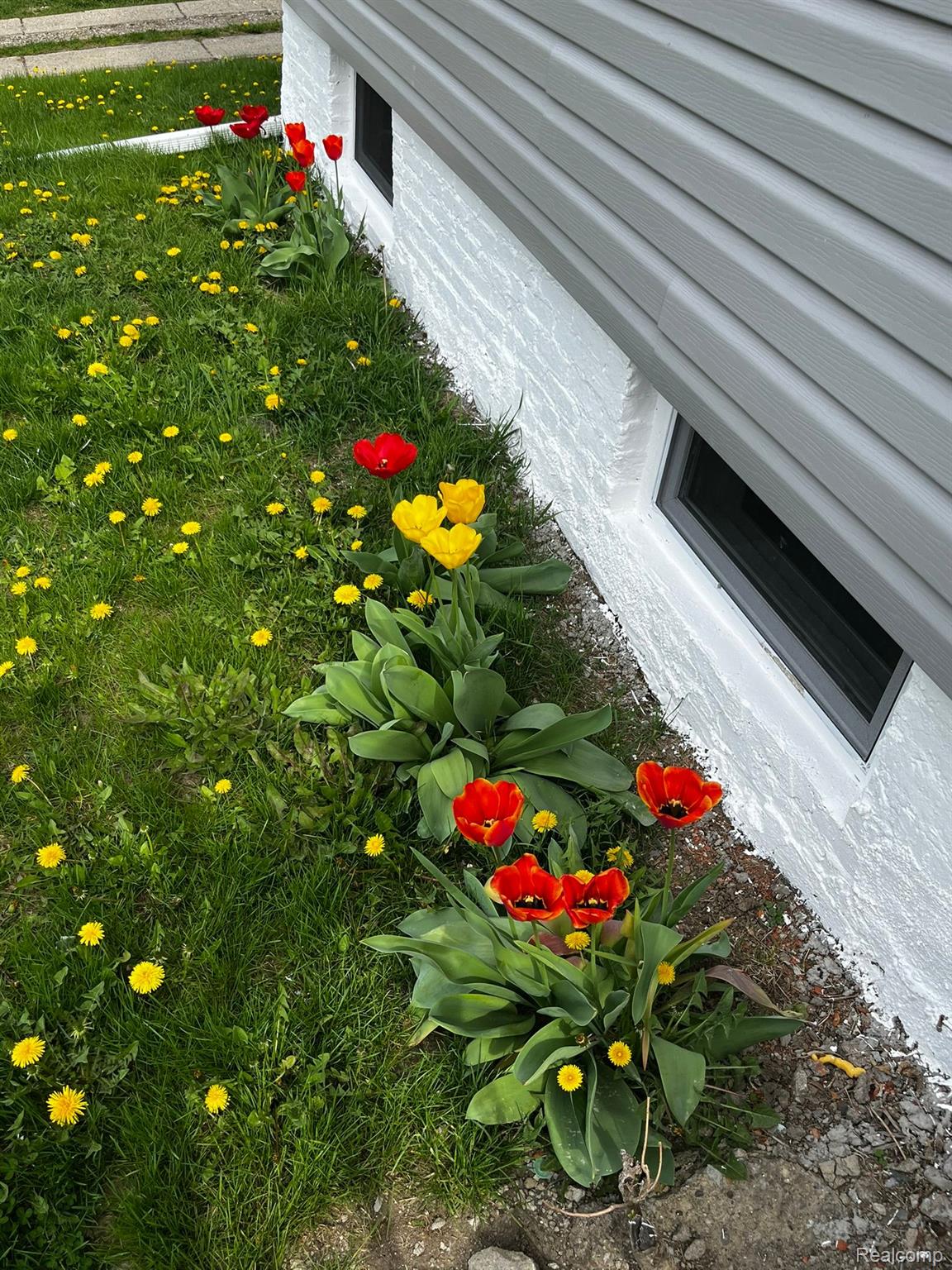 417 E Hunt Street Adrian City MI 49221