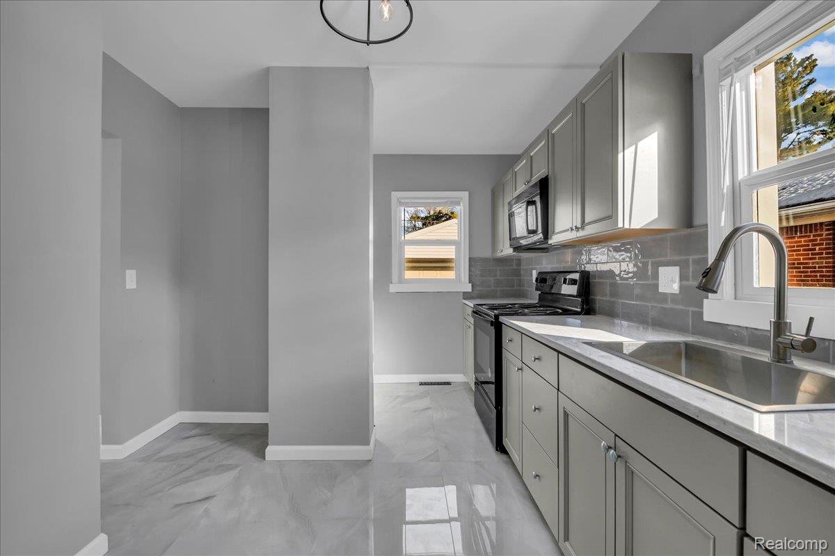 15776 Mclain Avenue Allen Park City MI 48101