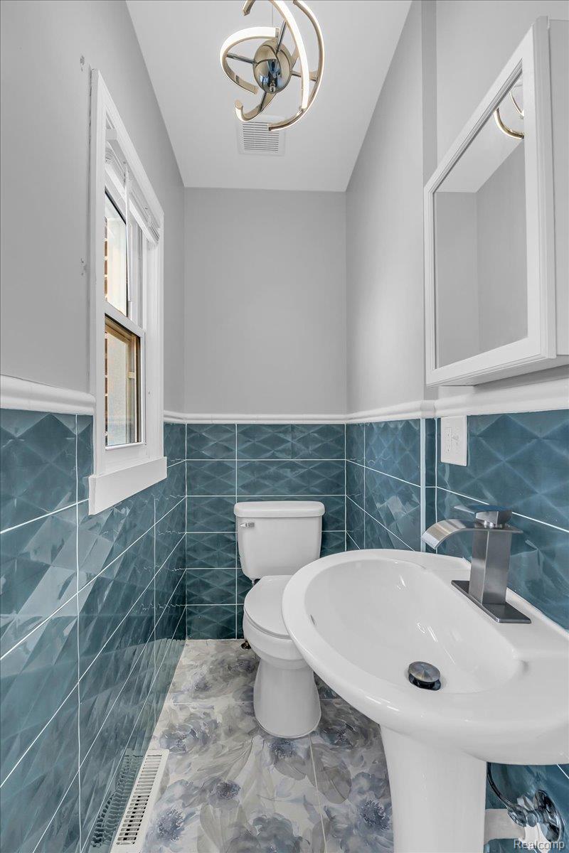 15776 Mclain Avenue Allen Park City MI 48101