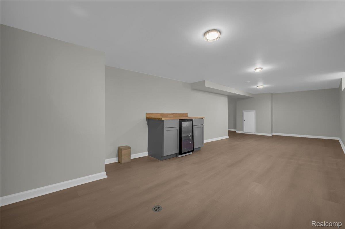 15776 Mclain Avenue Allen Park City MI 48101