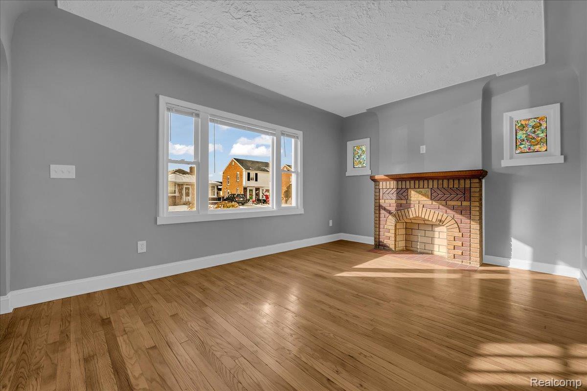 15776 Mclain Avenue Allen Park City MI 48101