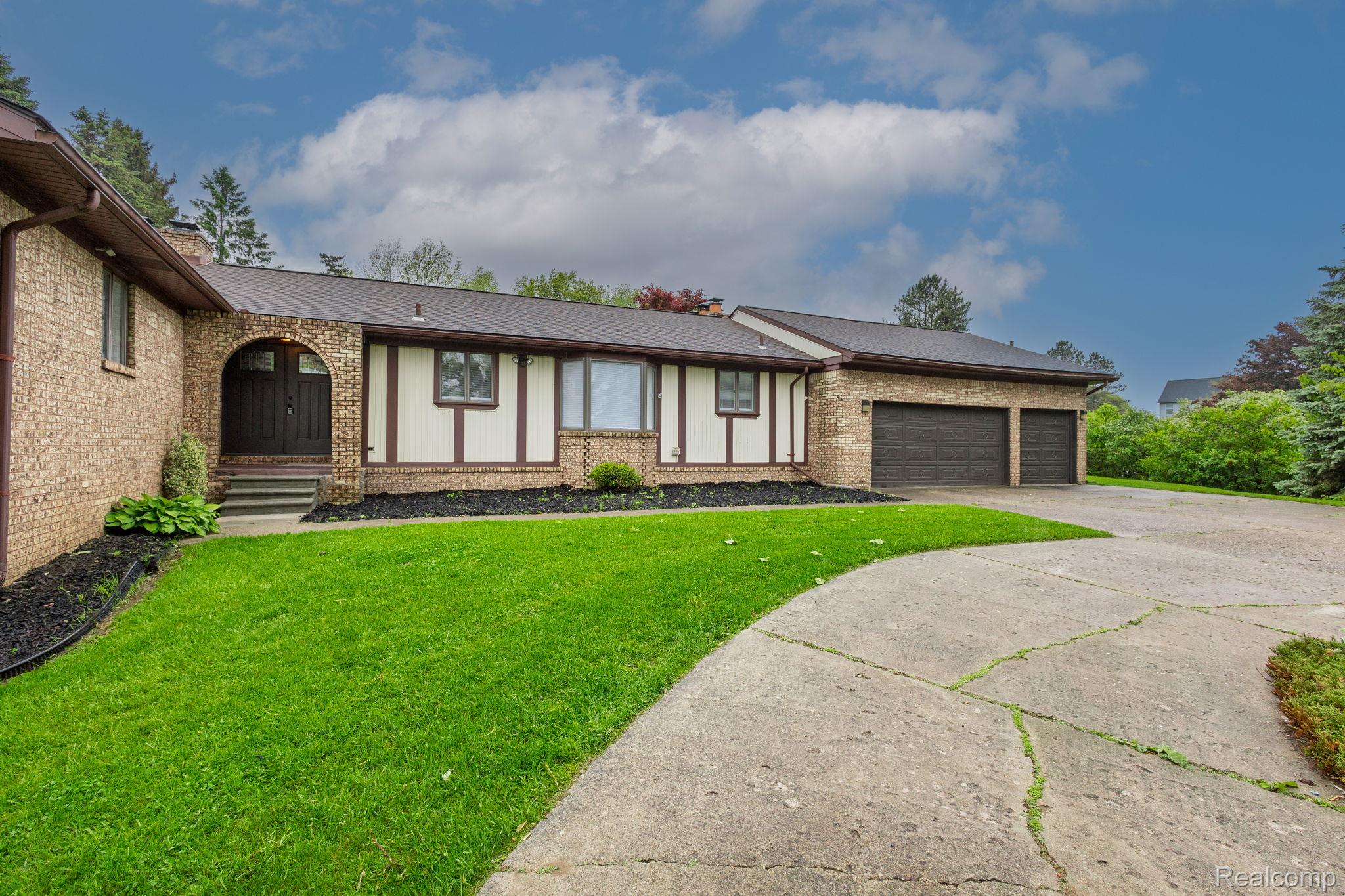 Lyon Charter Township MI, 59663 Pettengill Drive