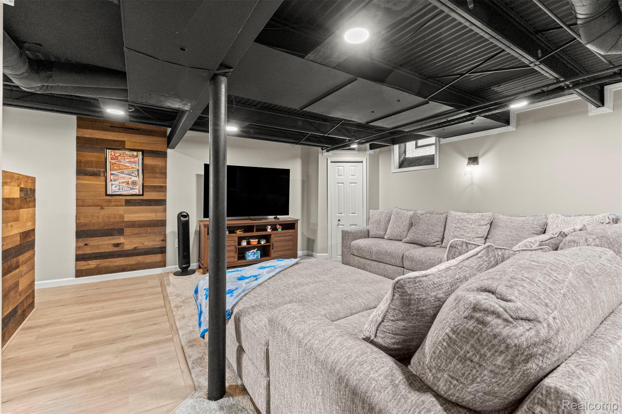 15404 Belmont Avenue Allen Park City MI 48101