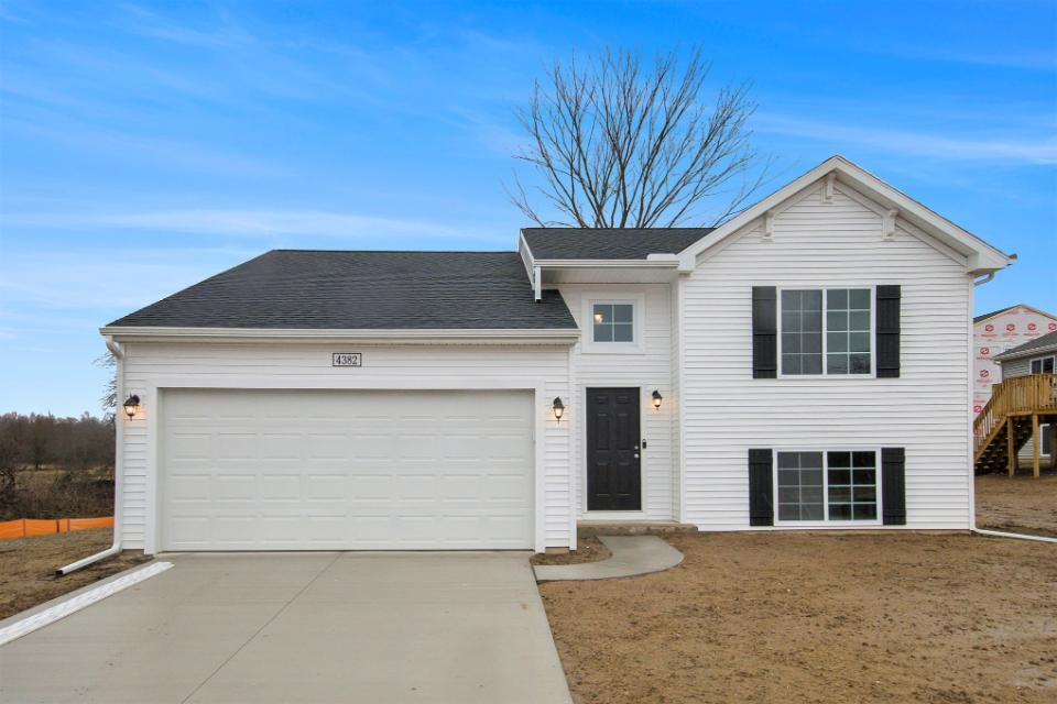 580 Manorwood Circle Benton Charter Township MI 49022