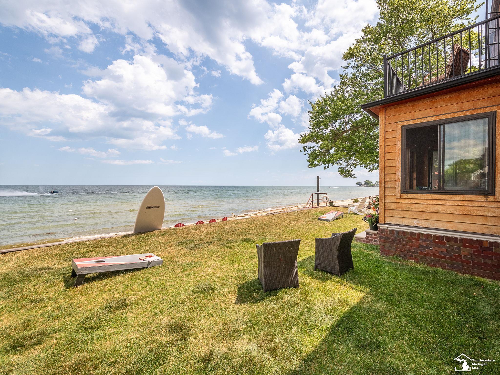 3880 Lakeshore Drive Frenchtown Township MI 48166
