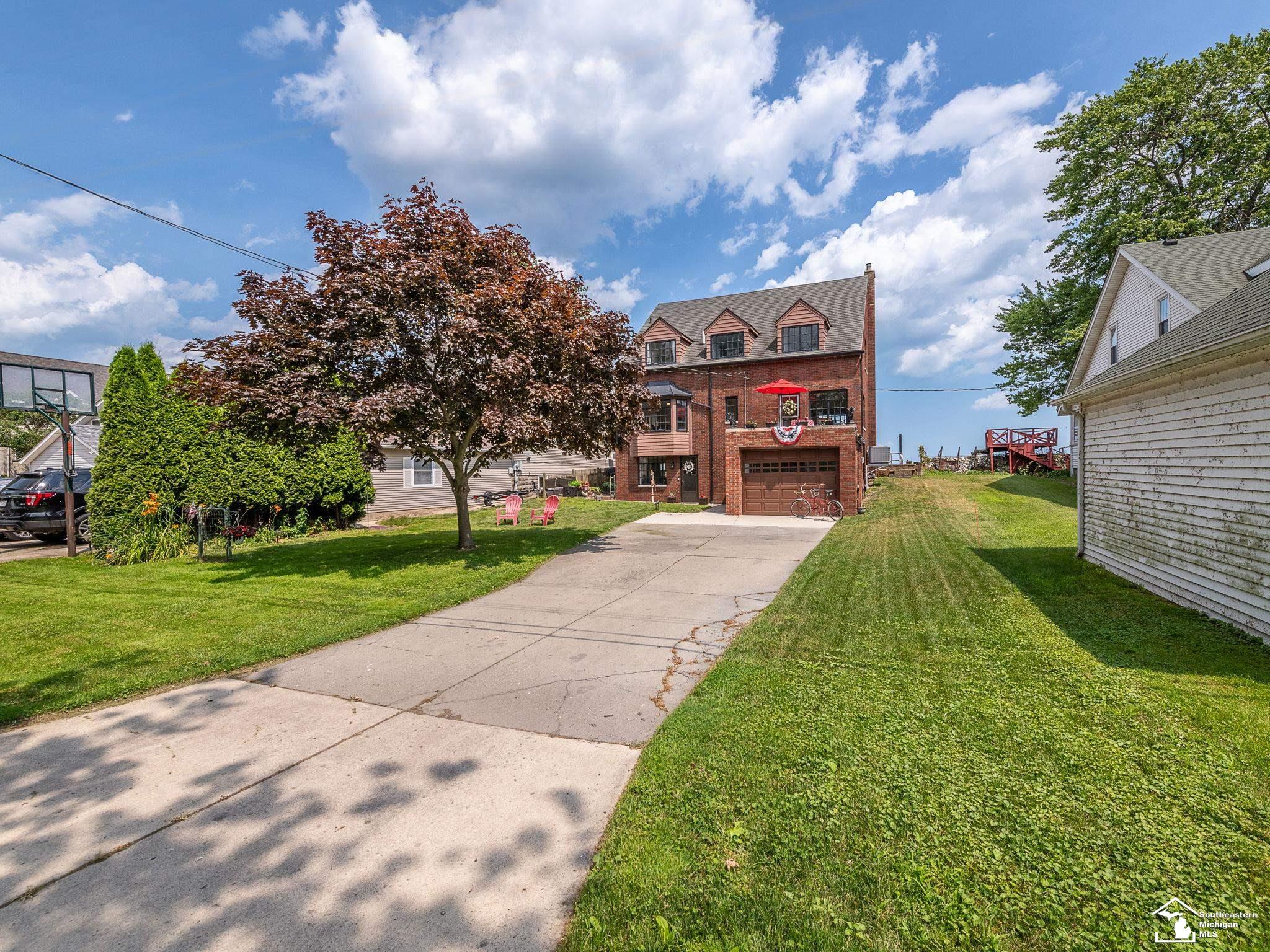 3880 Lakeshore Drive Frenchtown Township MI 48166