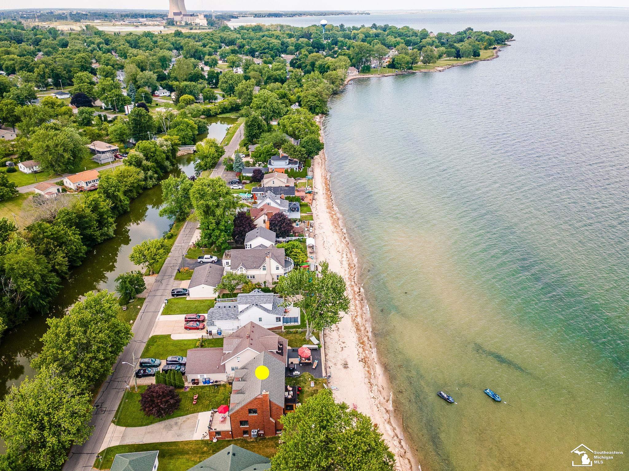 3880 Lakeshore Drive Frenchtown Township MI 48166