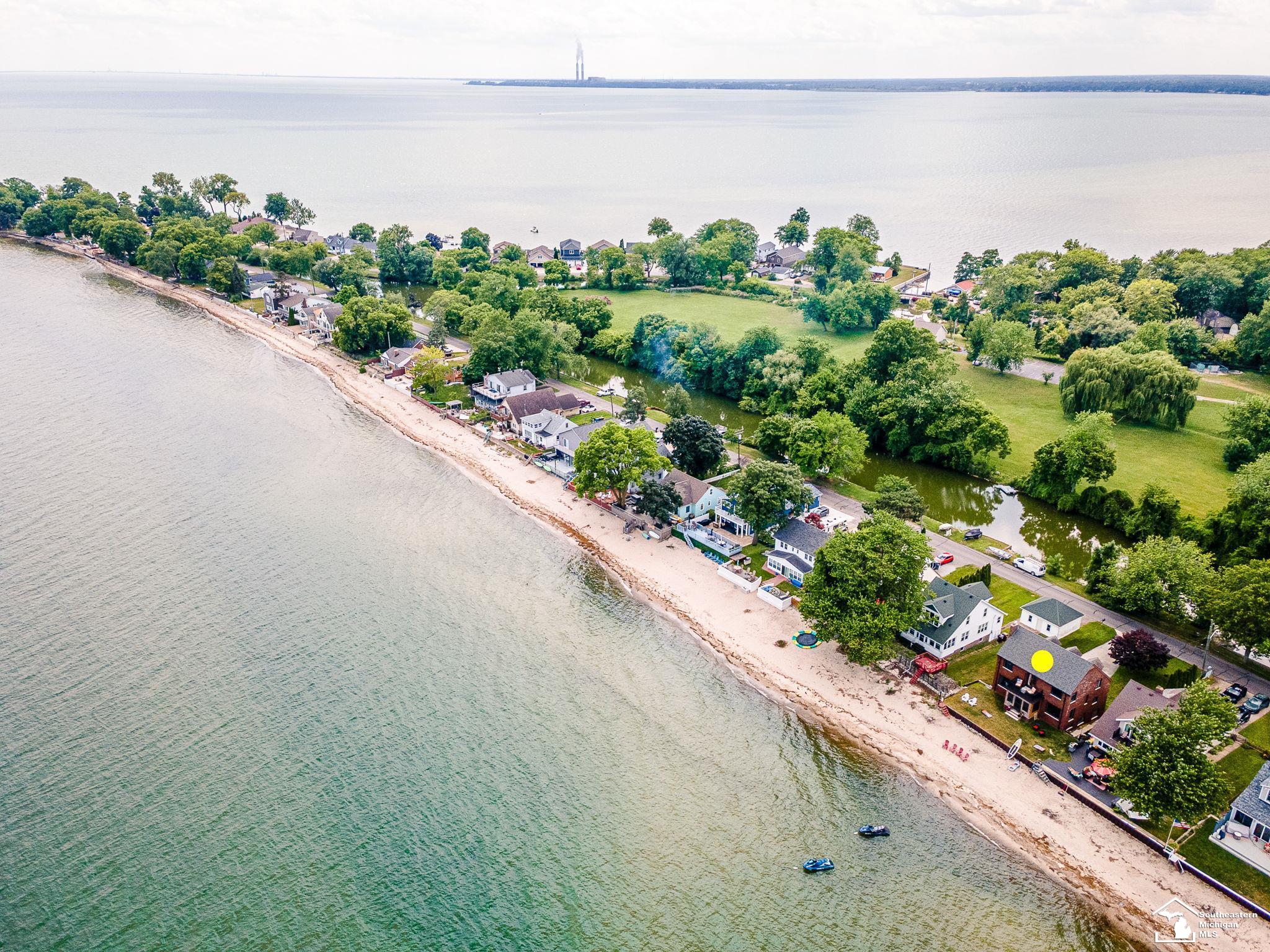 3880 Lakeshore Drive Frenchtown Township MI 48166