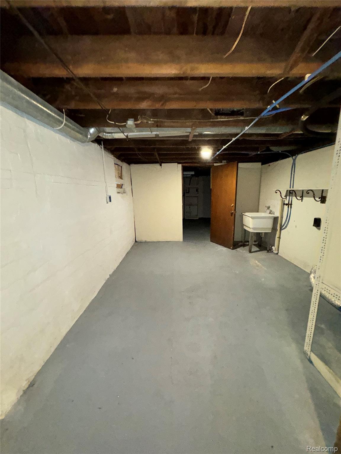 2420 Bay Street Saginaw City MI 48602