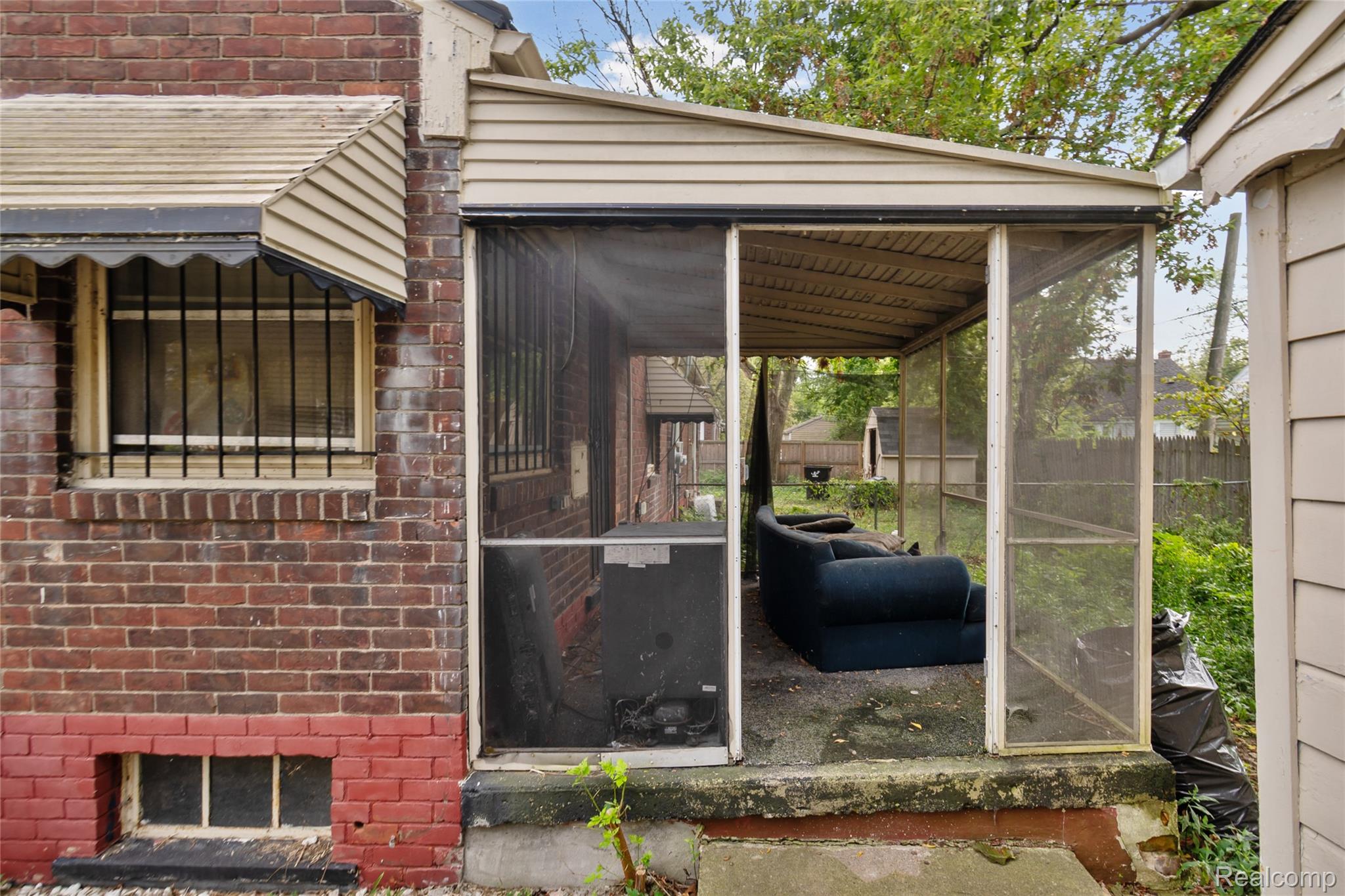 19124 Moross Road Detroit City MI 48224