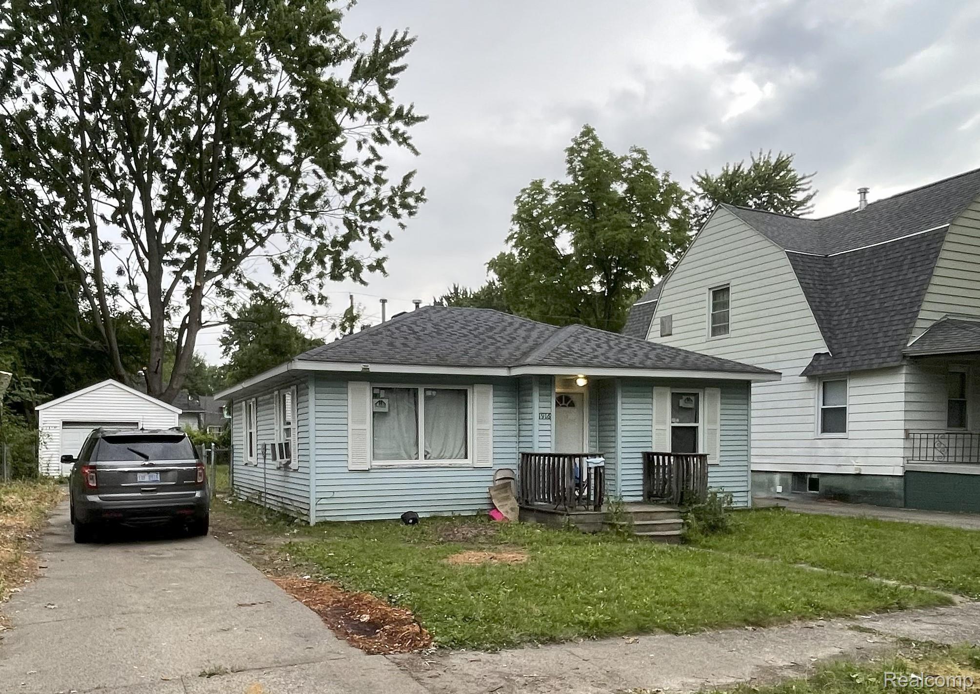 1916 Joslin Street Saginaw City MI 48602