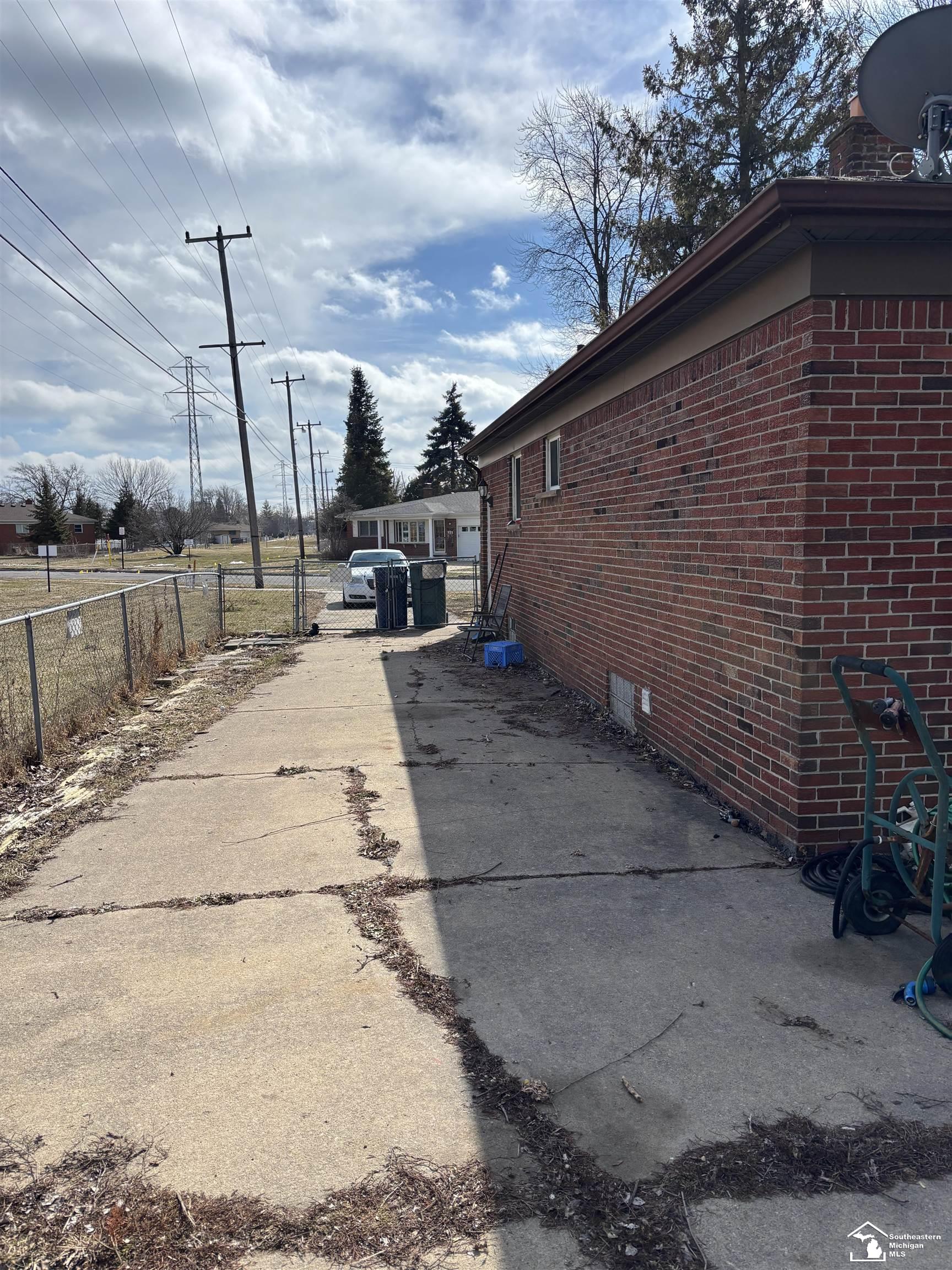 942 Farnham Avenue Lincoln Park City MI 48146
