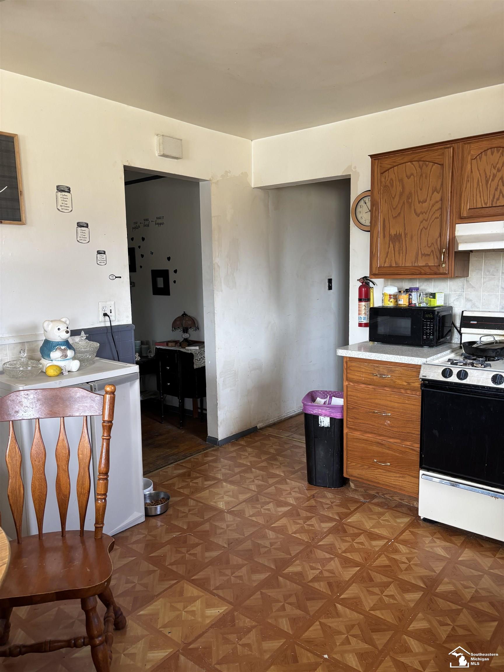 942 Farnham Avenue Lincoln Park City MI 48146