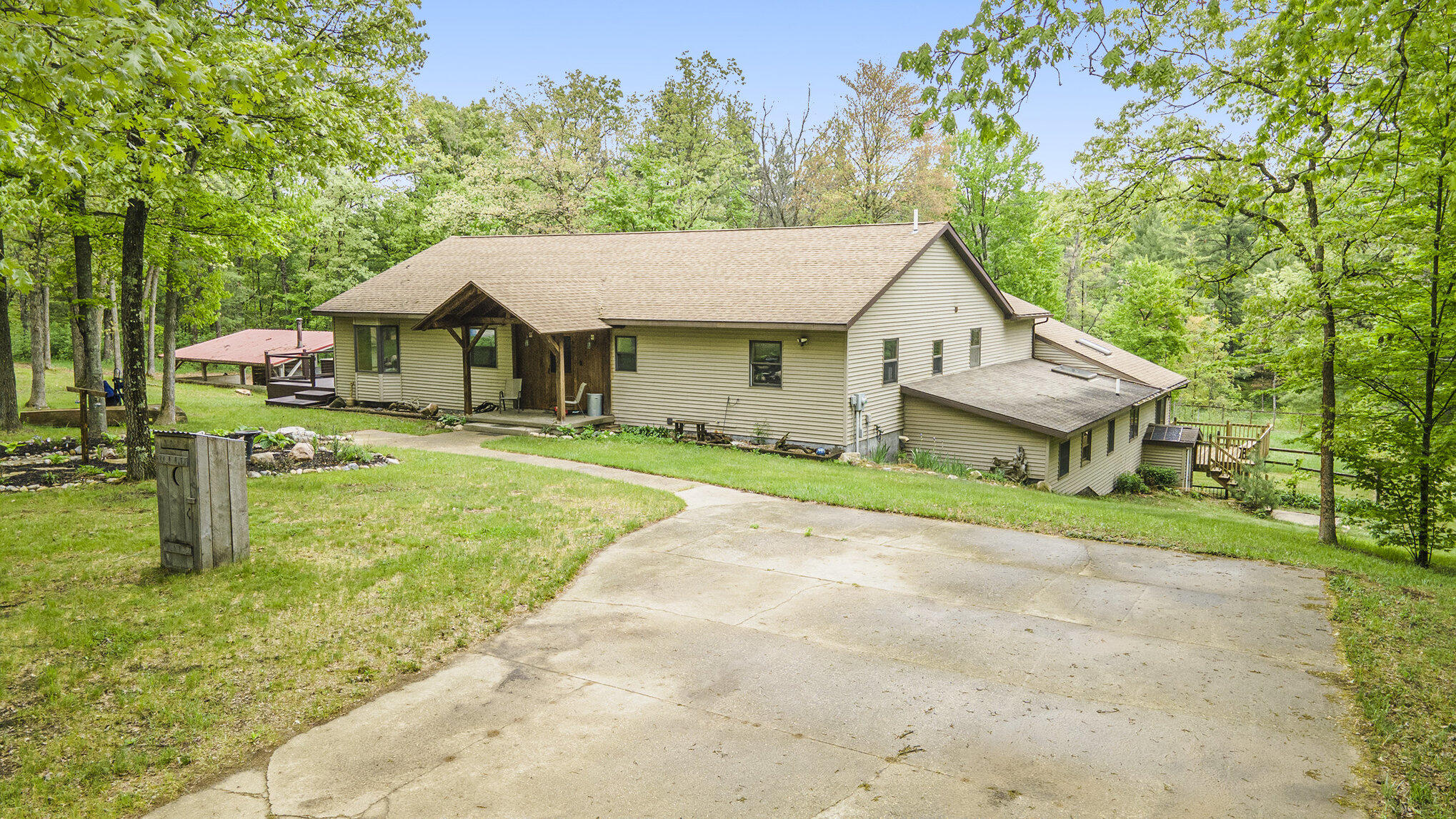 1977 E 40th Street Everett Township MI 49349