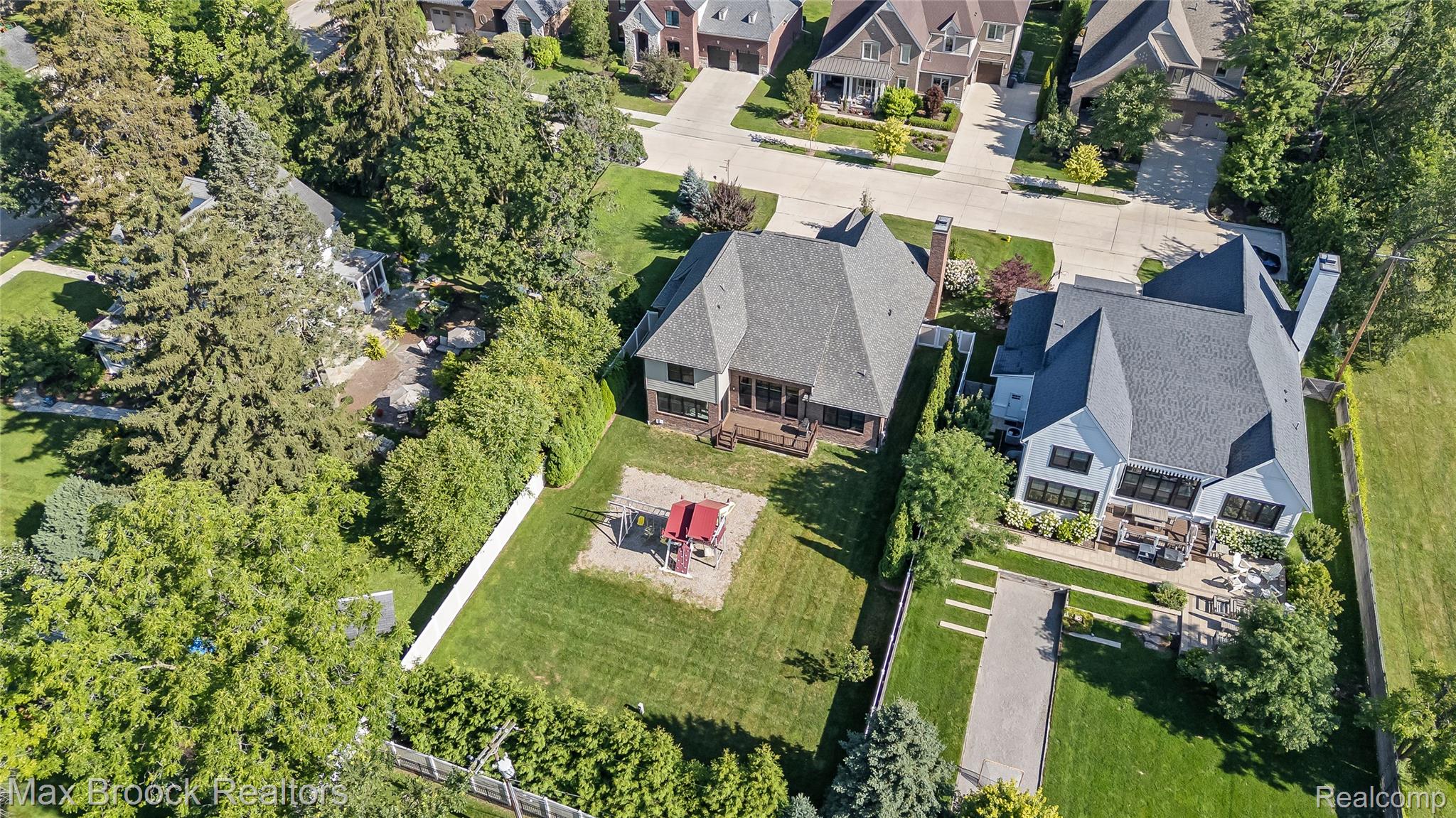 1180 Manchester Road Birmingham City MI 48009