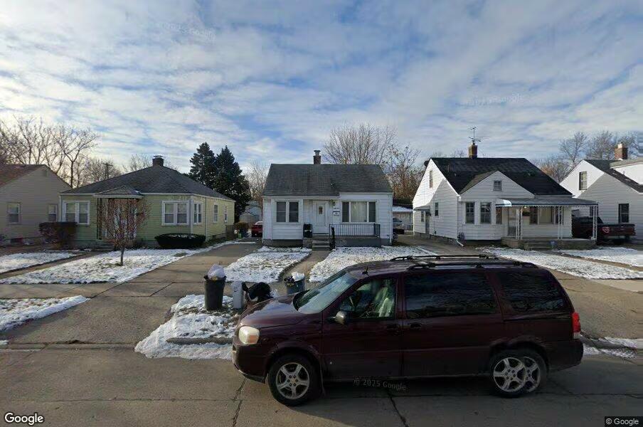 18794 Woodside Street Harper Woods City MI 48225