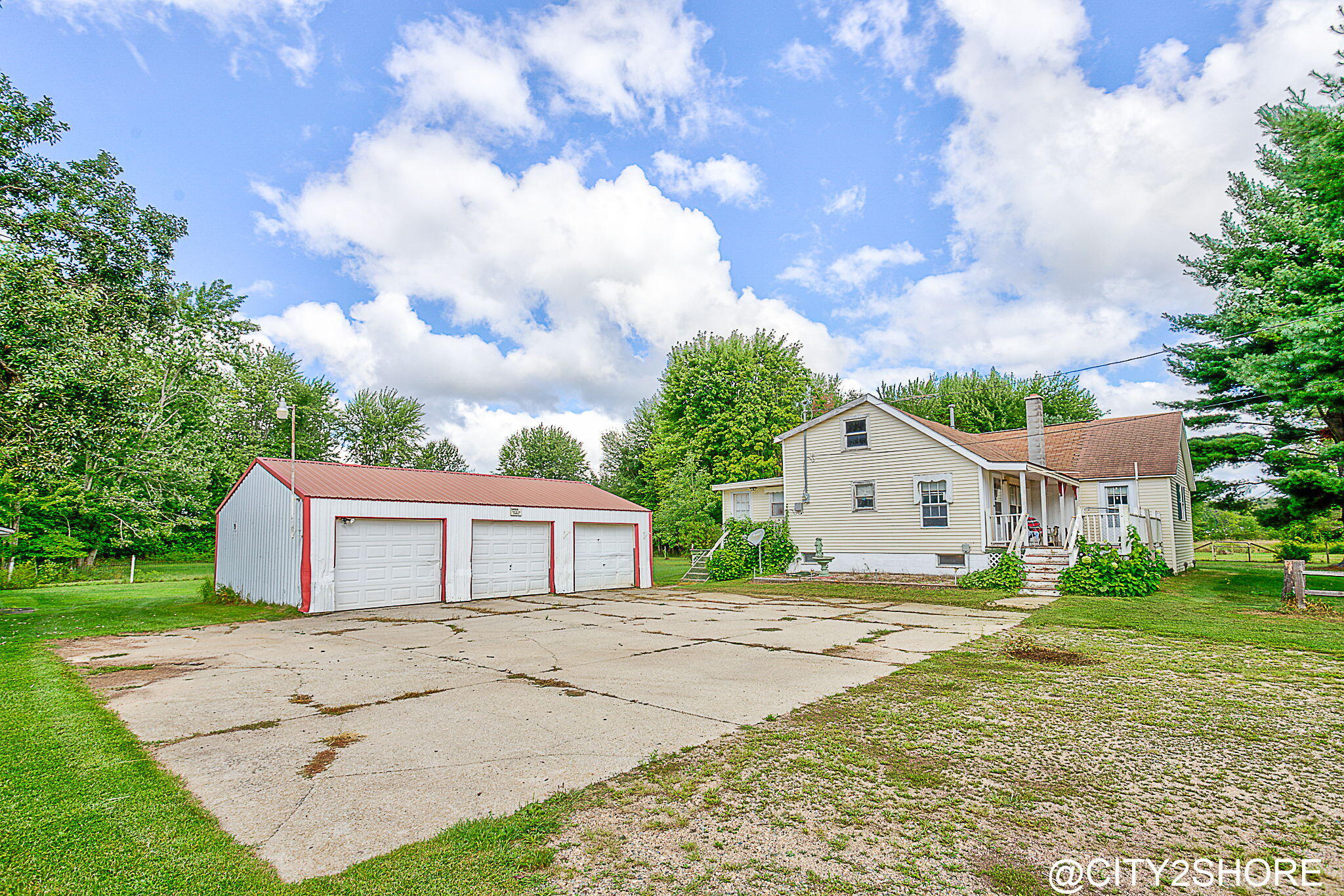 9905 52nd Avenue Allendale Charter Township MI 49401
