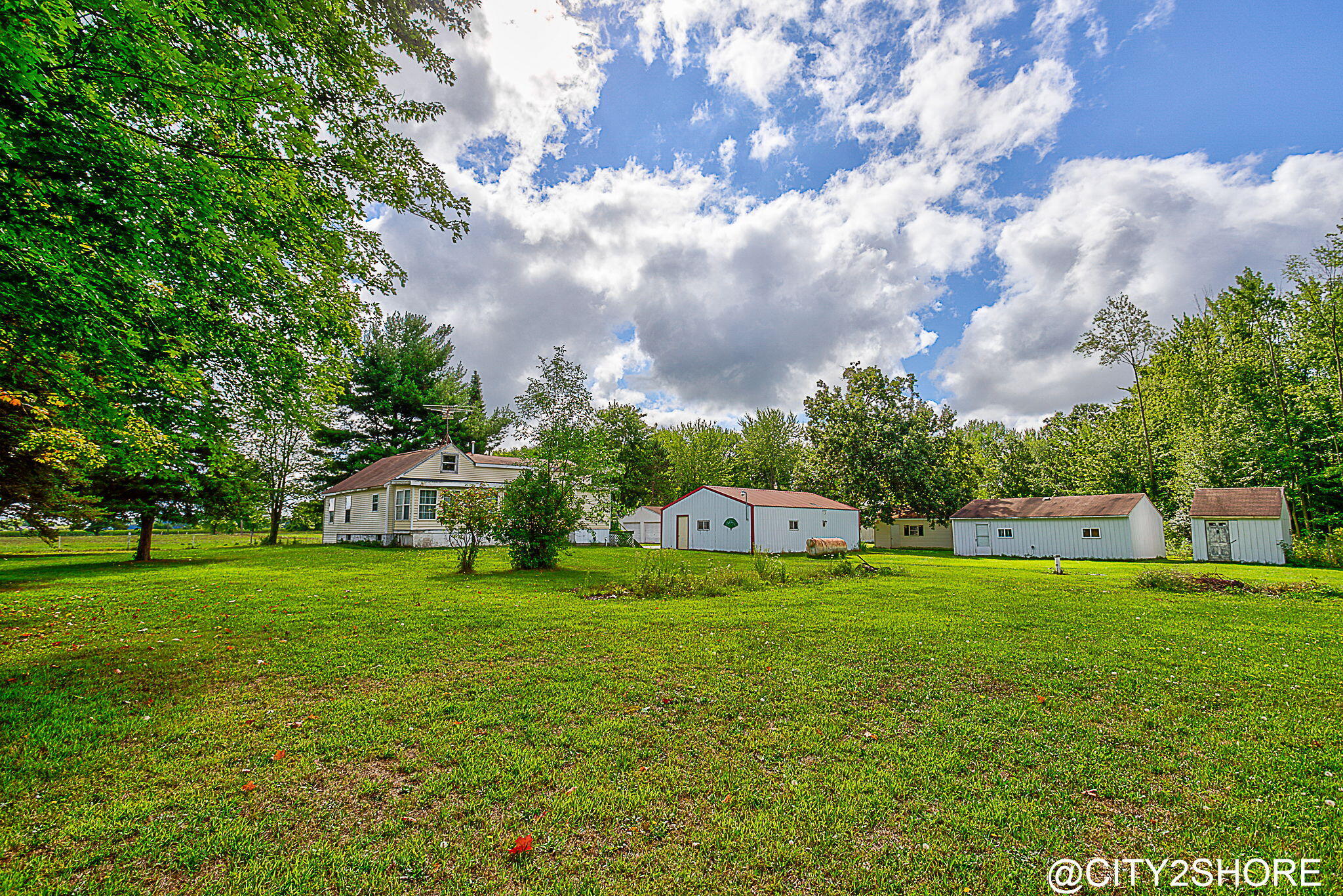 9905 52nd Avenue Allendale Charter Township MI 49401