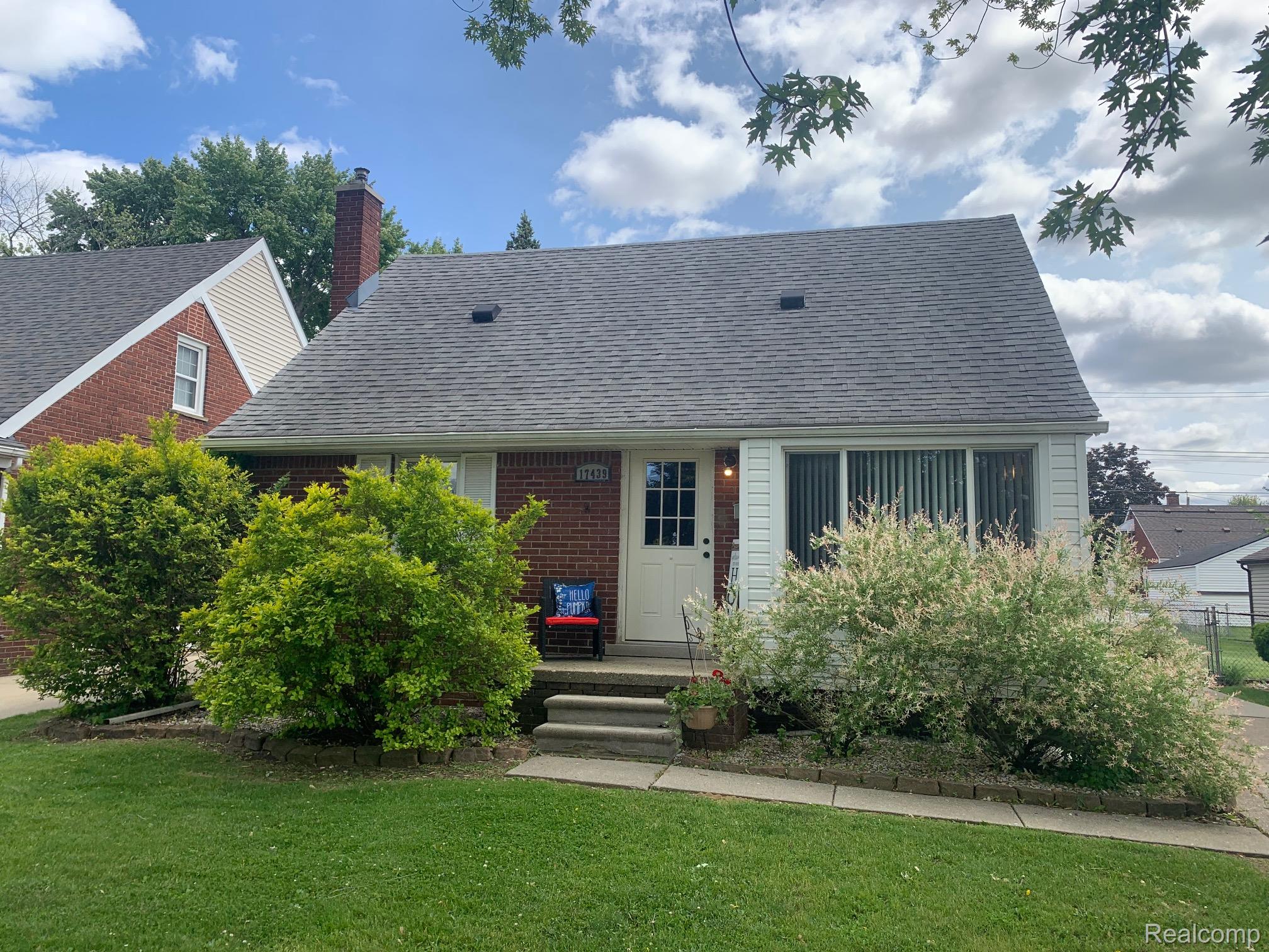 17439 Brody Avenue Allen Park City MI 48101