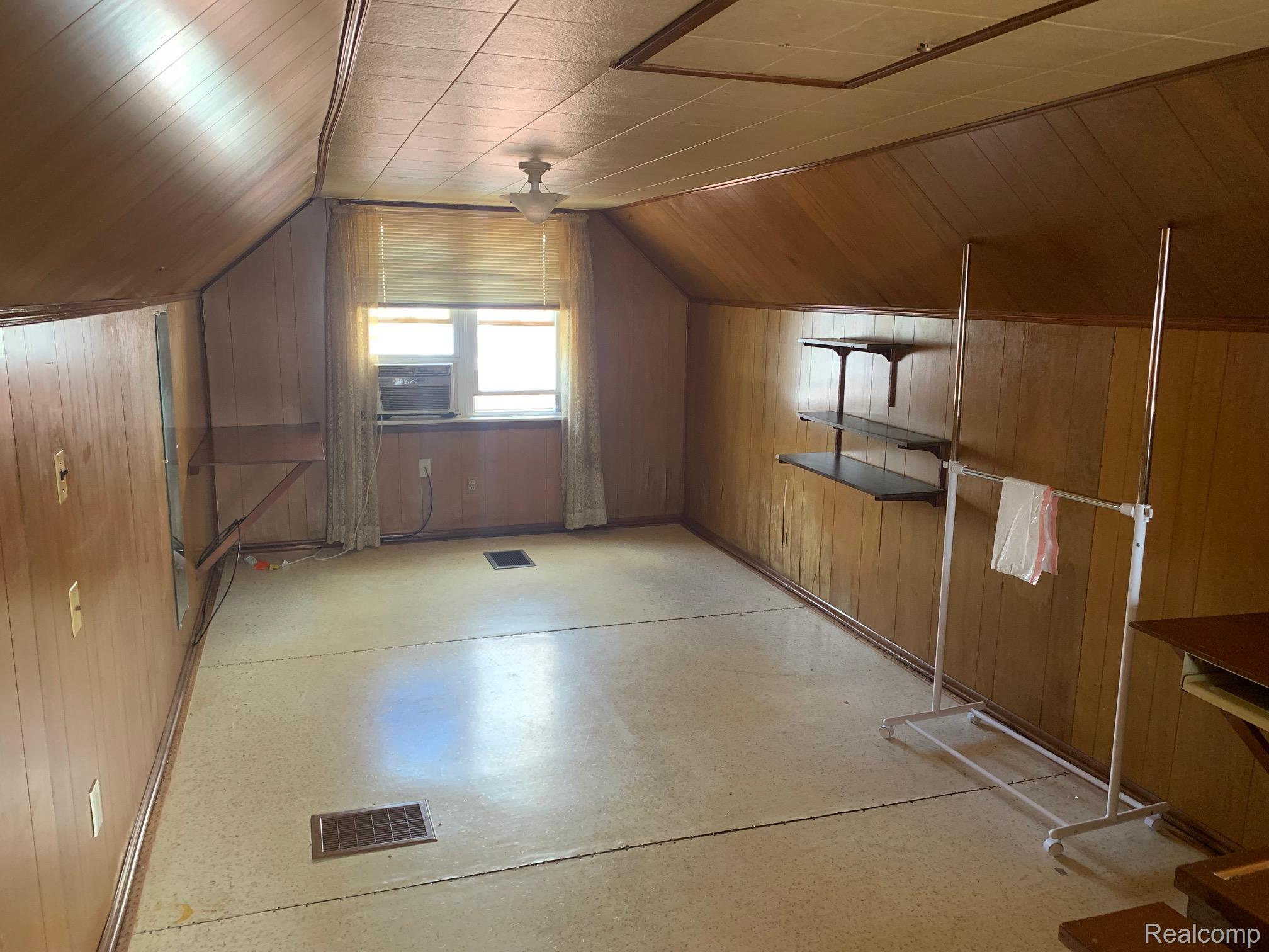 17439 Brody Avenue Allen Park City MI 48101