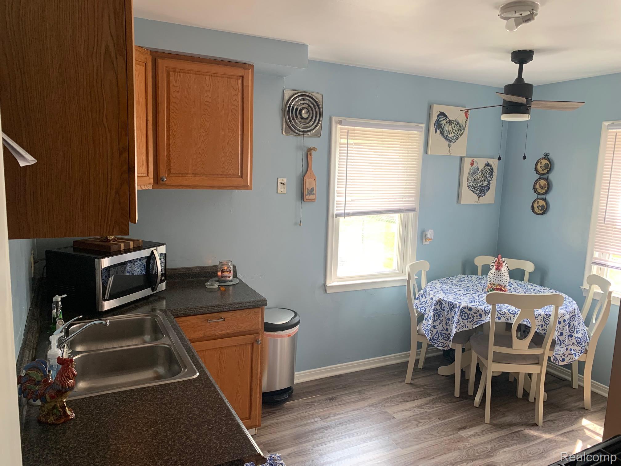 17439 Brody Avenue Allen Park City MI 48101