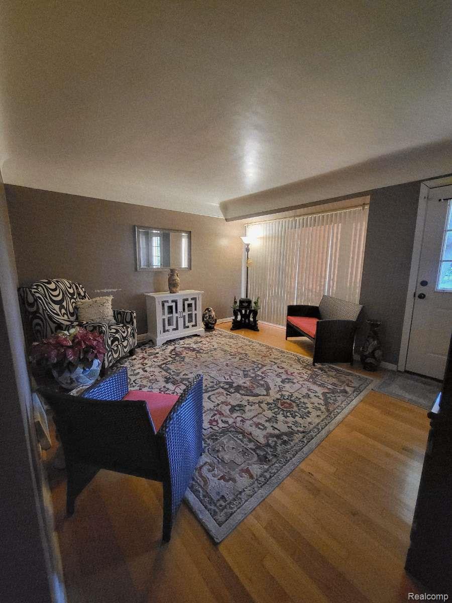 17439 Brody Avenue Allen Park City MI 48101