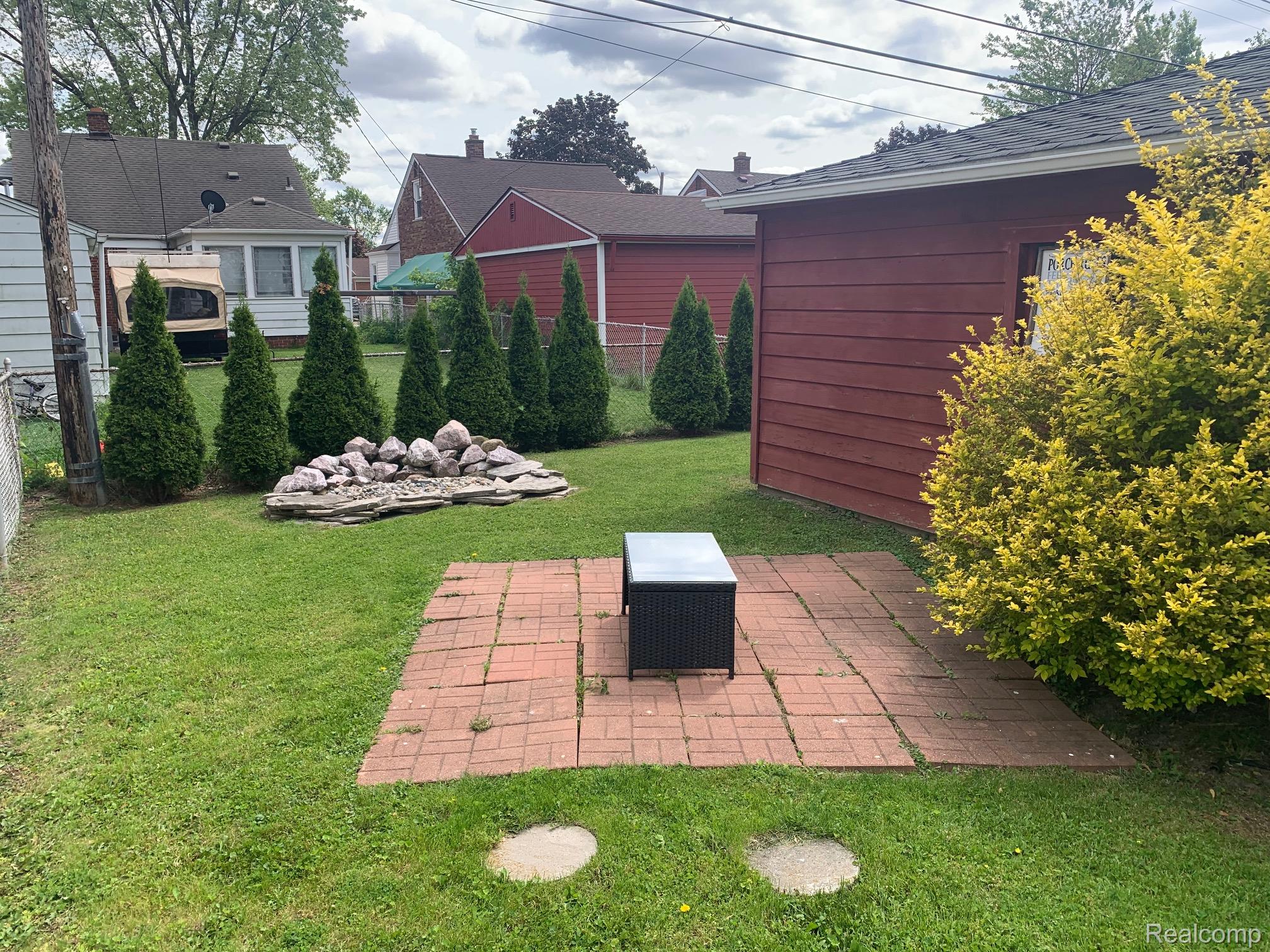 17439 Brody Avenue Allen Park City MI 48101