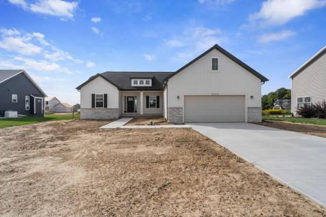 22 Pinewood Grass Lake Village MI 49240
