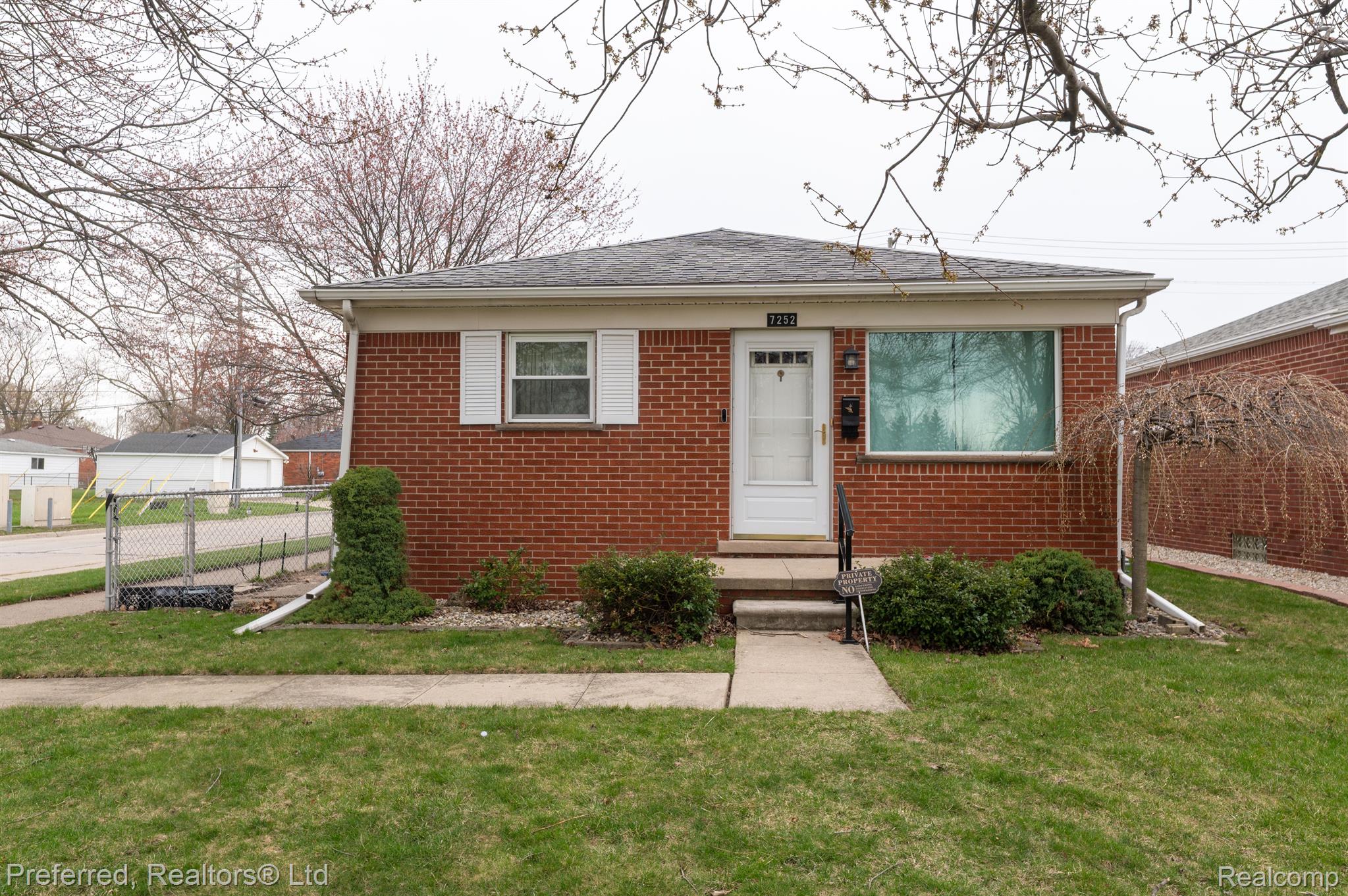 7252 Luana Avenue Allen Park City MI 48101